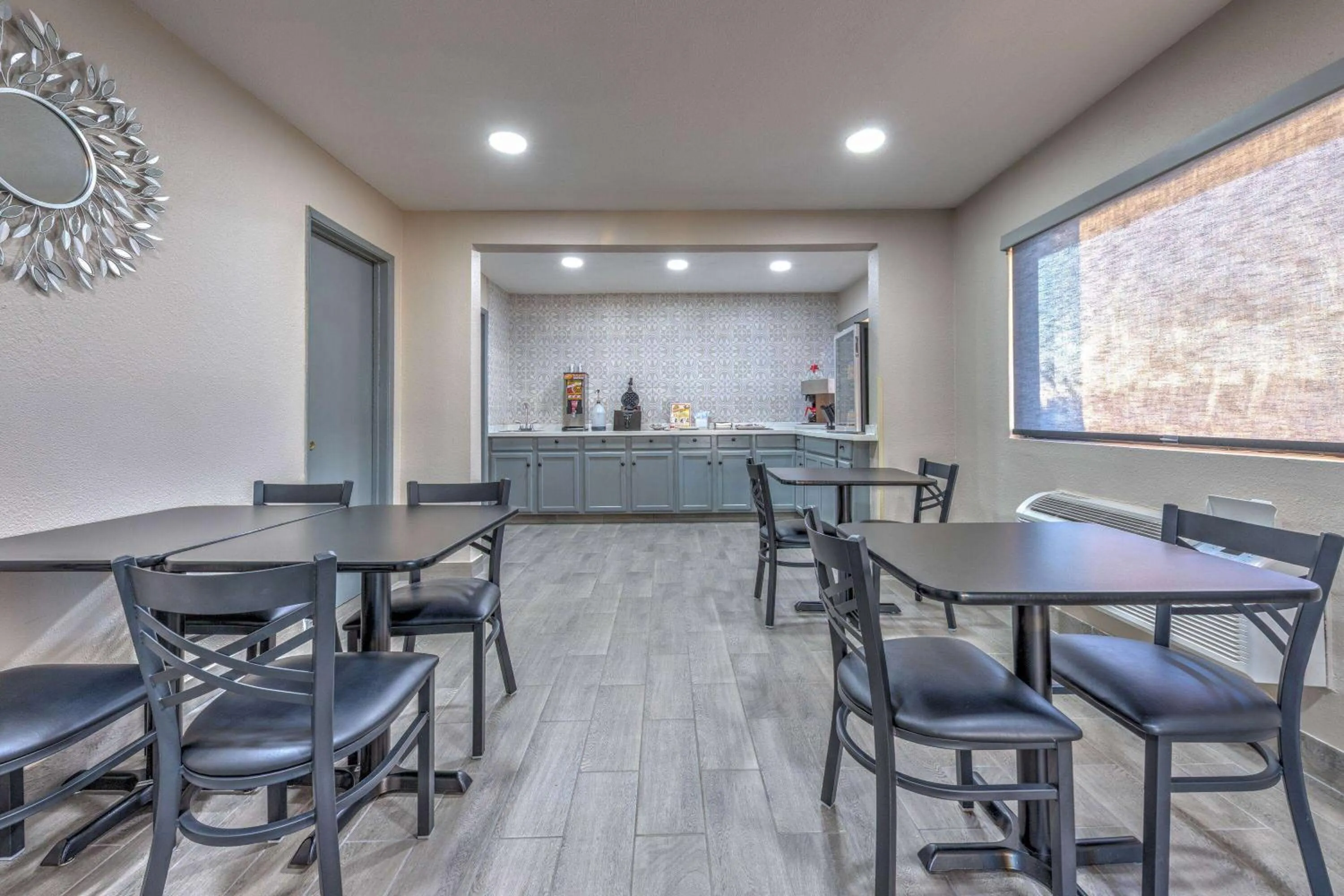 Breakfast in Days Inn by Wyndham Wichita Falls