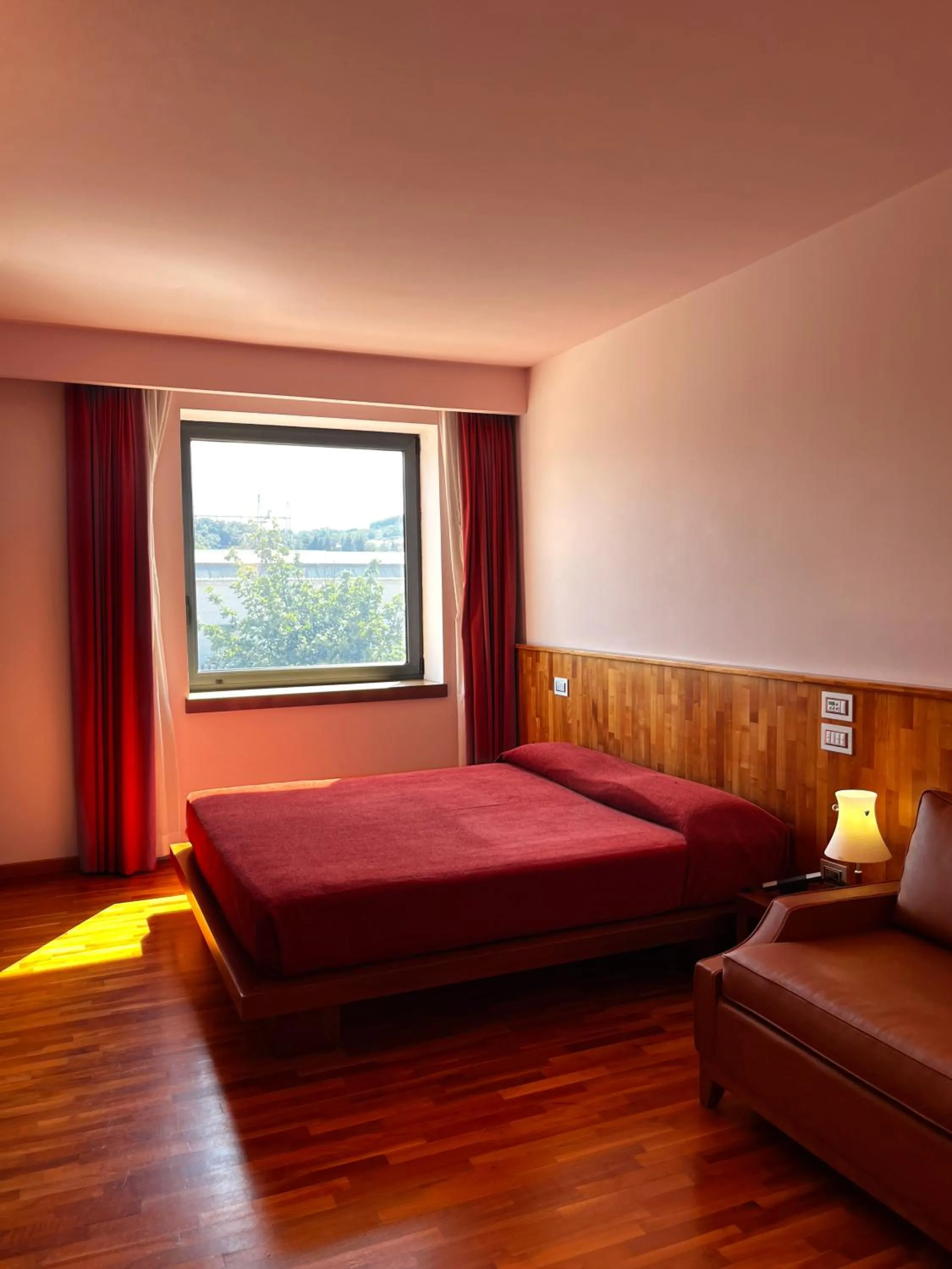 Shower, Bed in don guglielmo panoramic hotel & spa