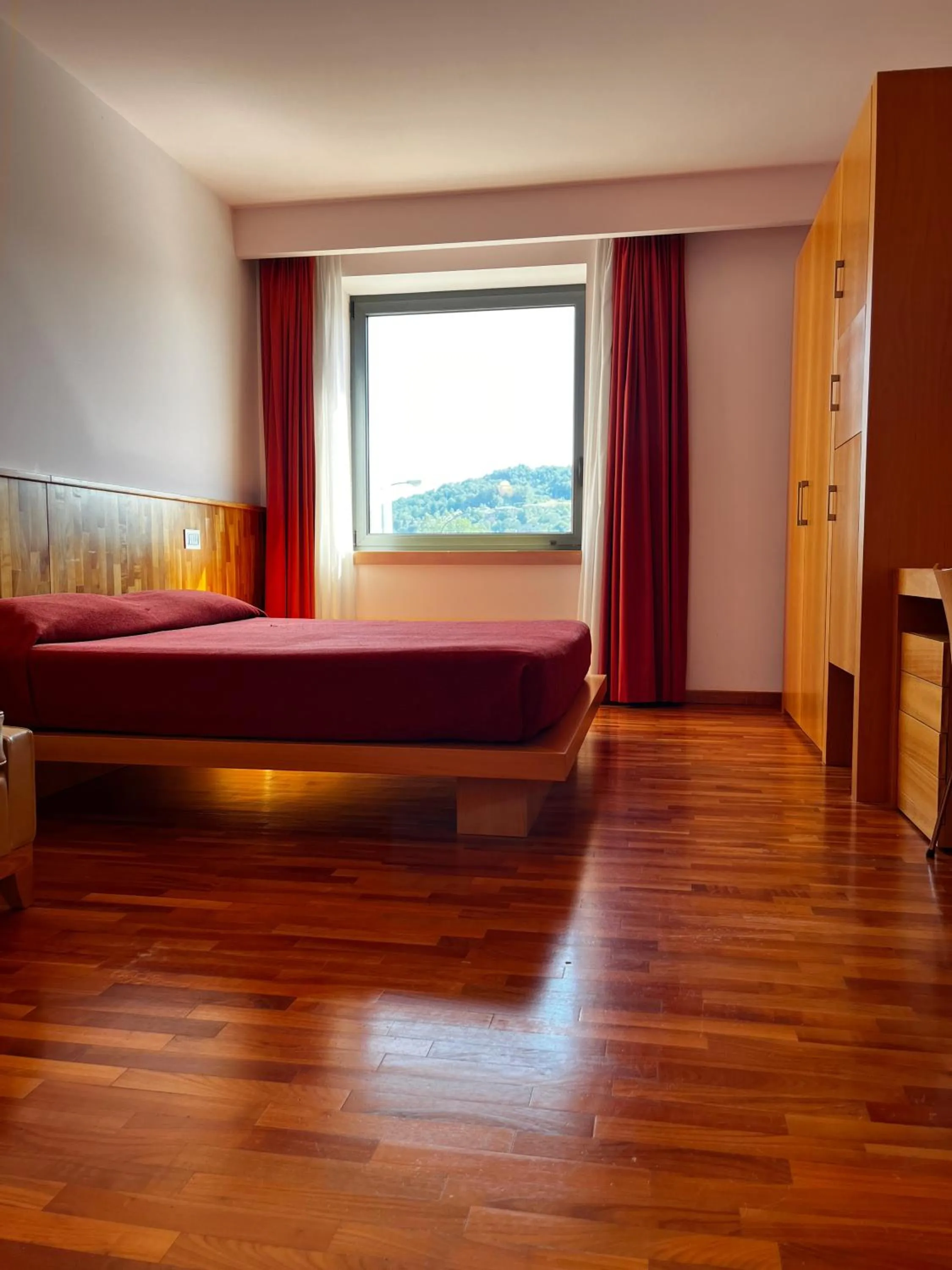 Shower, Bed in don guglielmo panoramic hotel & spa