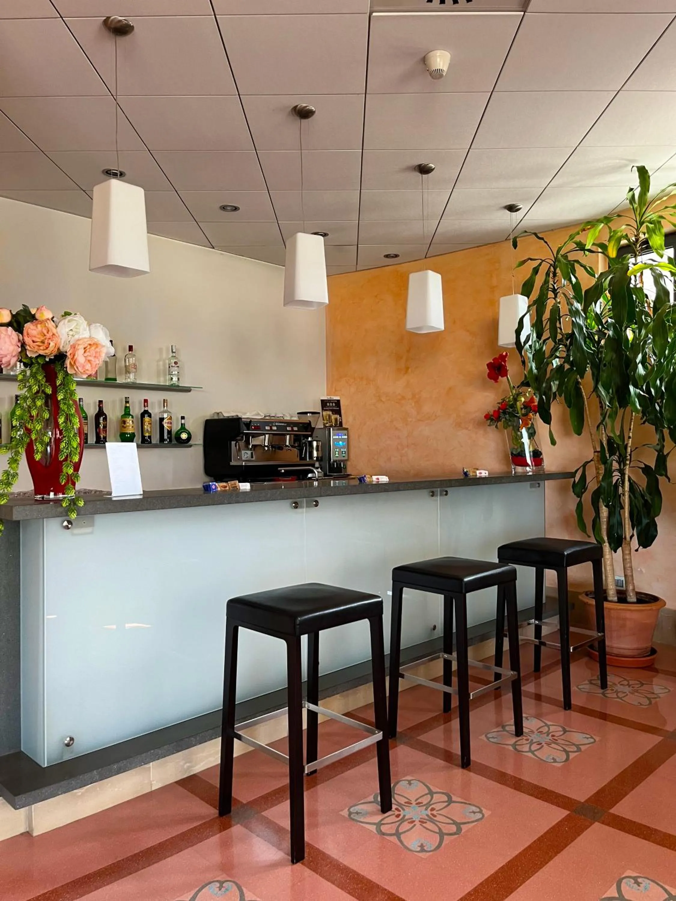 Restaurant/places to eat in don guglielmo panoramic hotel & spa