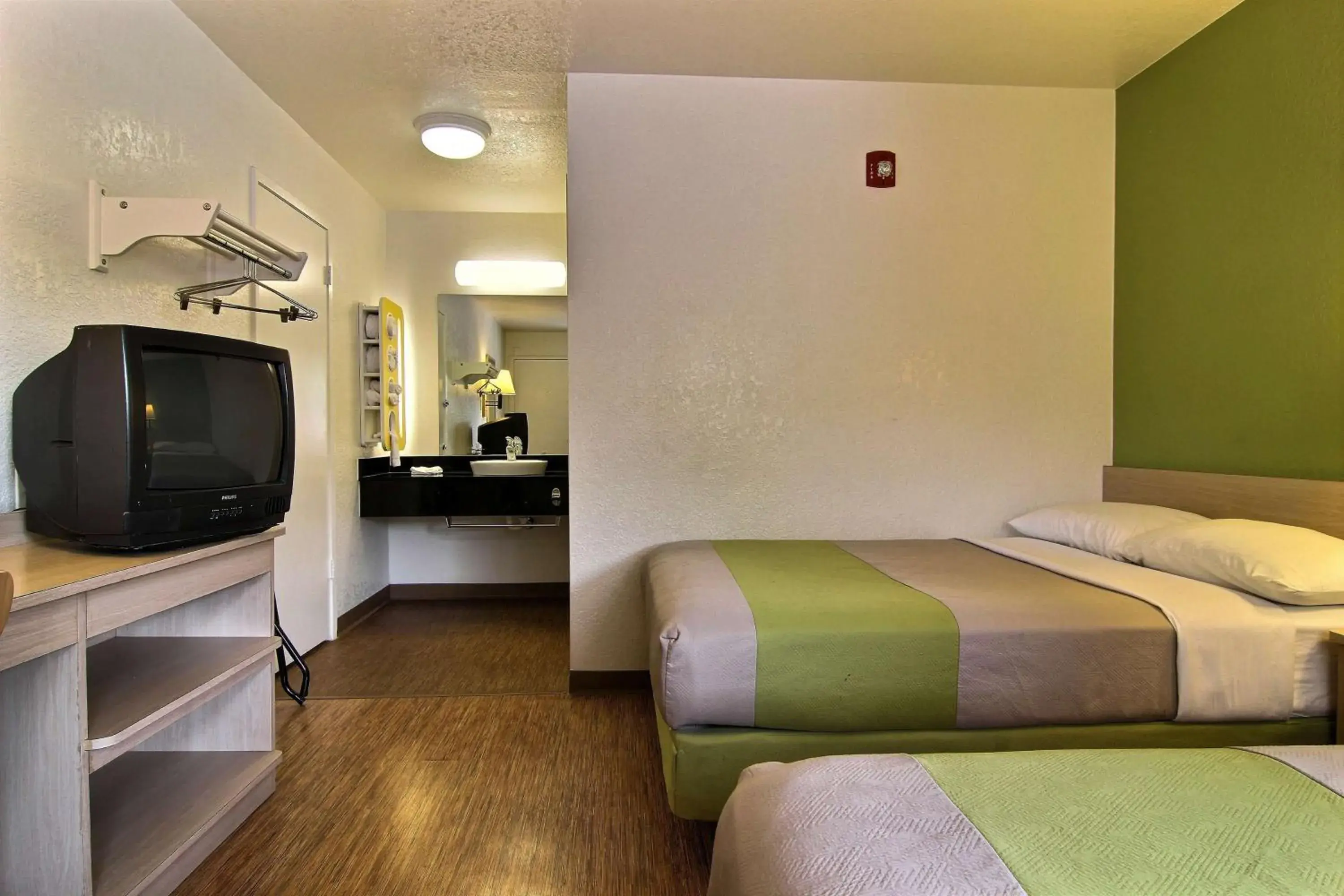 Photo of the whole room, Bed in Motel 6-Albuquerque, NM - Midtown