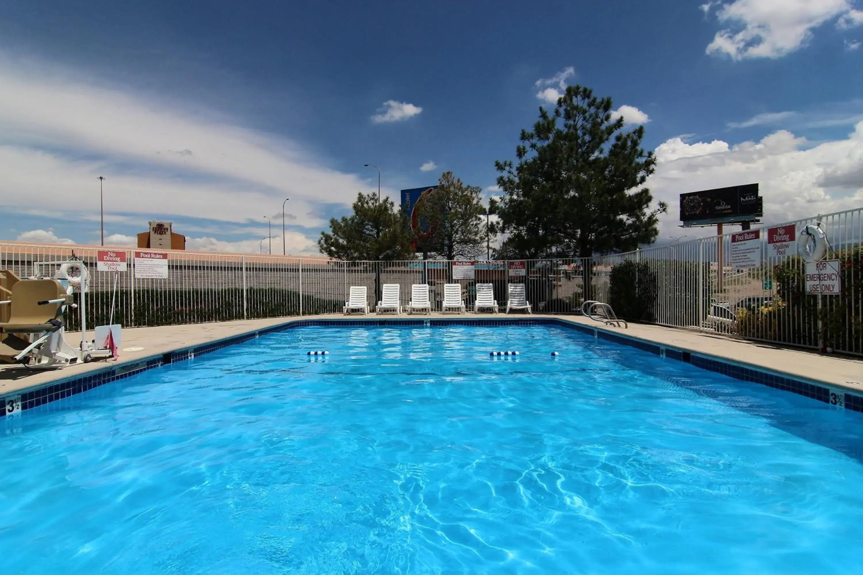 Swimming Pool in Motel 6-Albuquerque, NM - Midtown