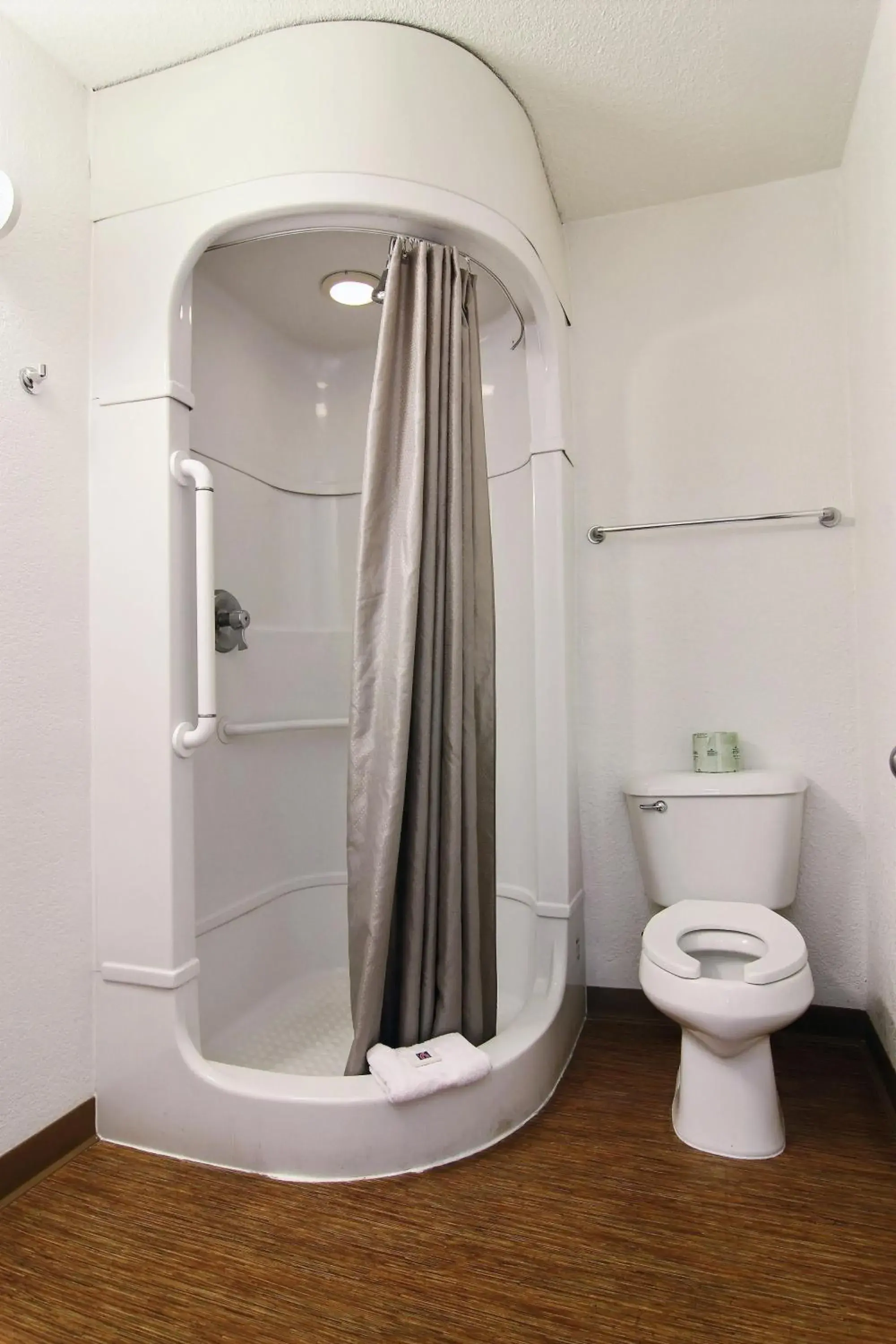 Shower, Bathroom in Motel 6-Albuquerque, NM - Midtown