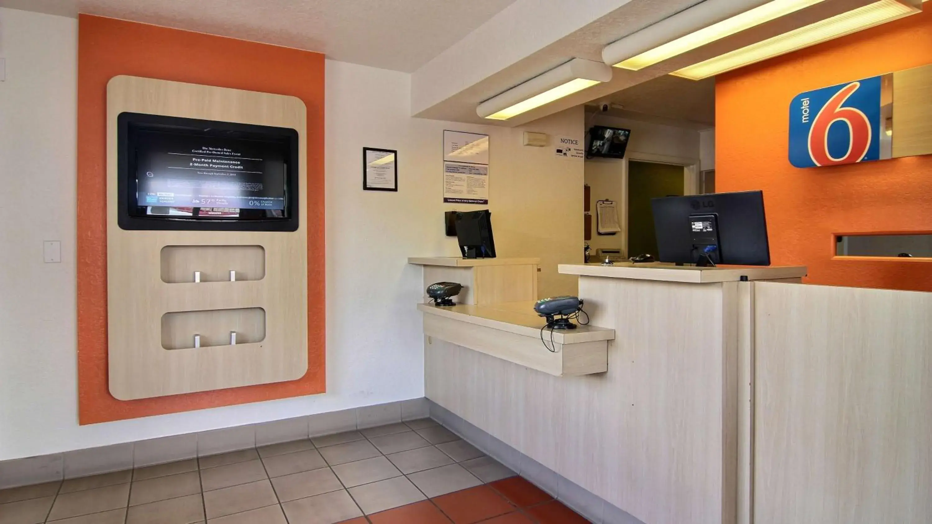 Lobby or reception, Lobby/Reception in Motel 6-Albuquerque, NM - Midtown