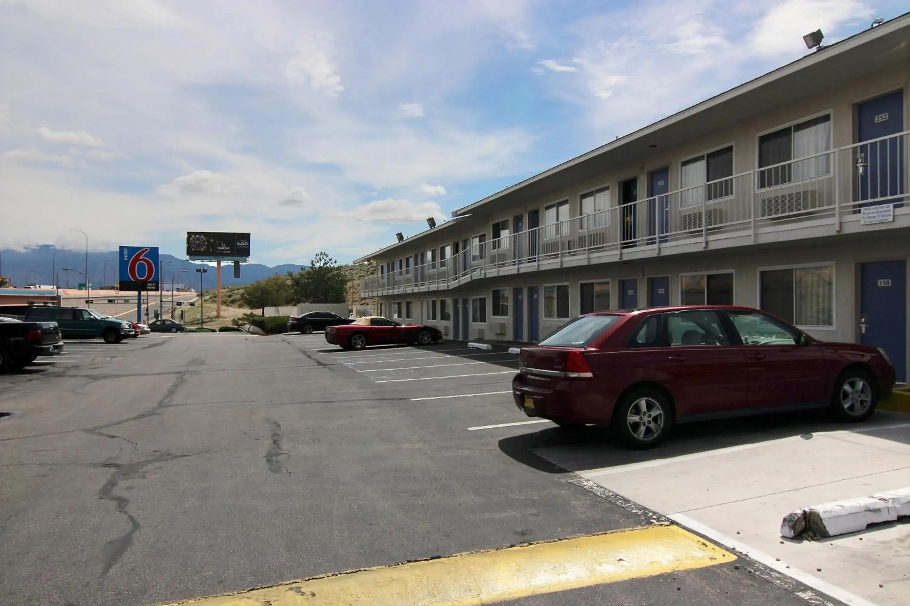Property Building in Motel 6-Albuquerque, NM - Midtown