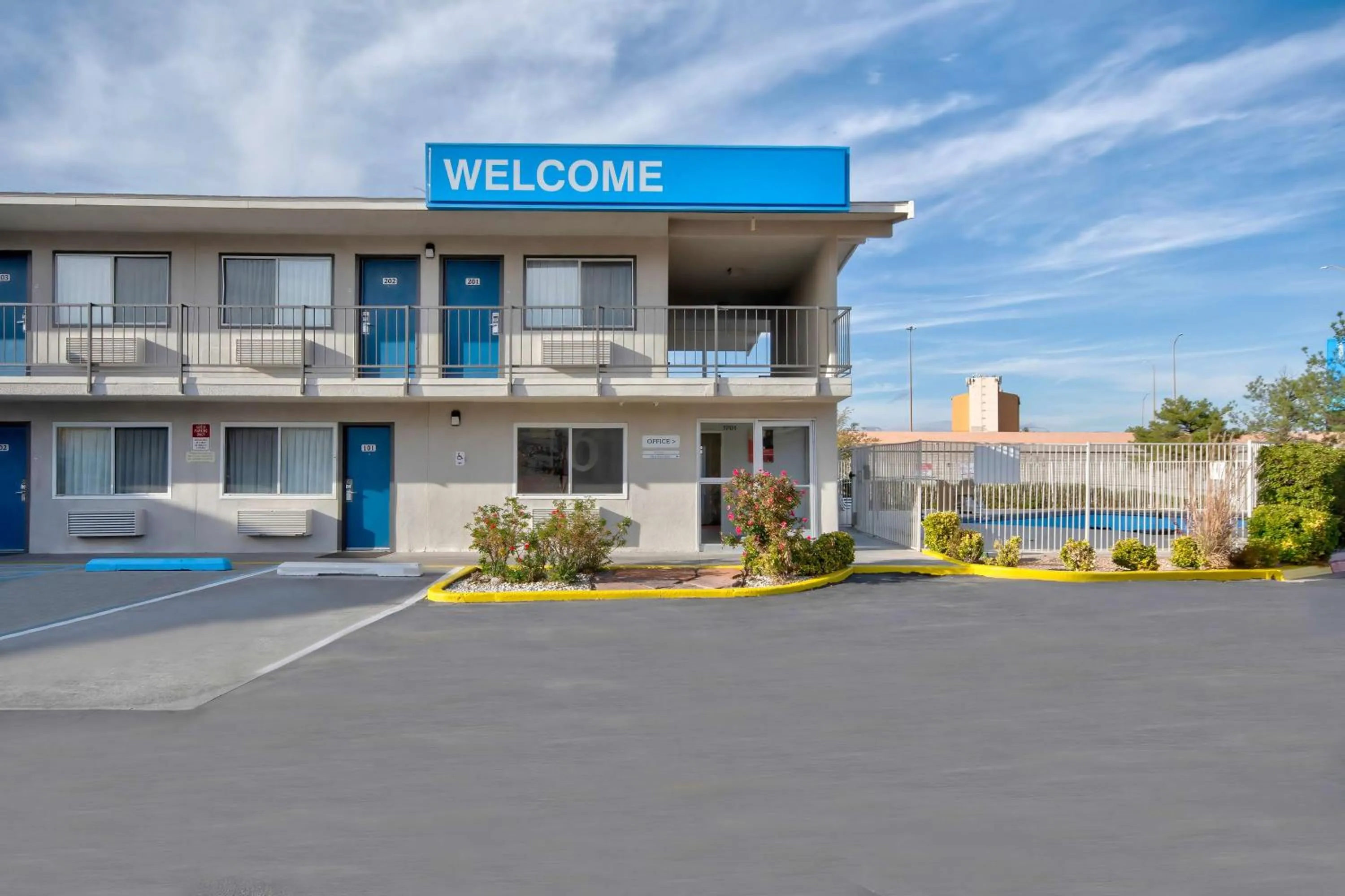 Property building in Motel 6-Albuquerque, NM - Midtown