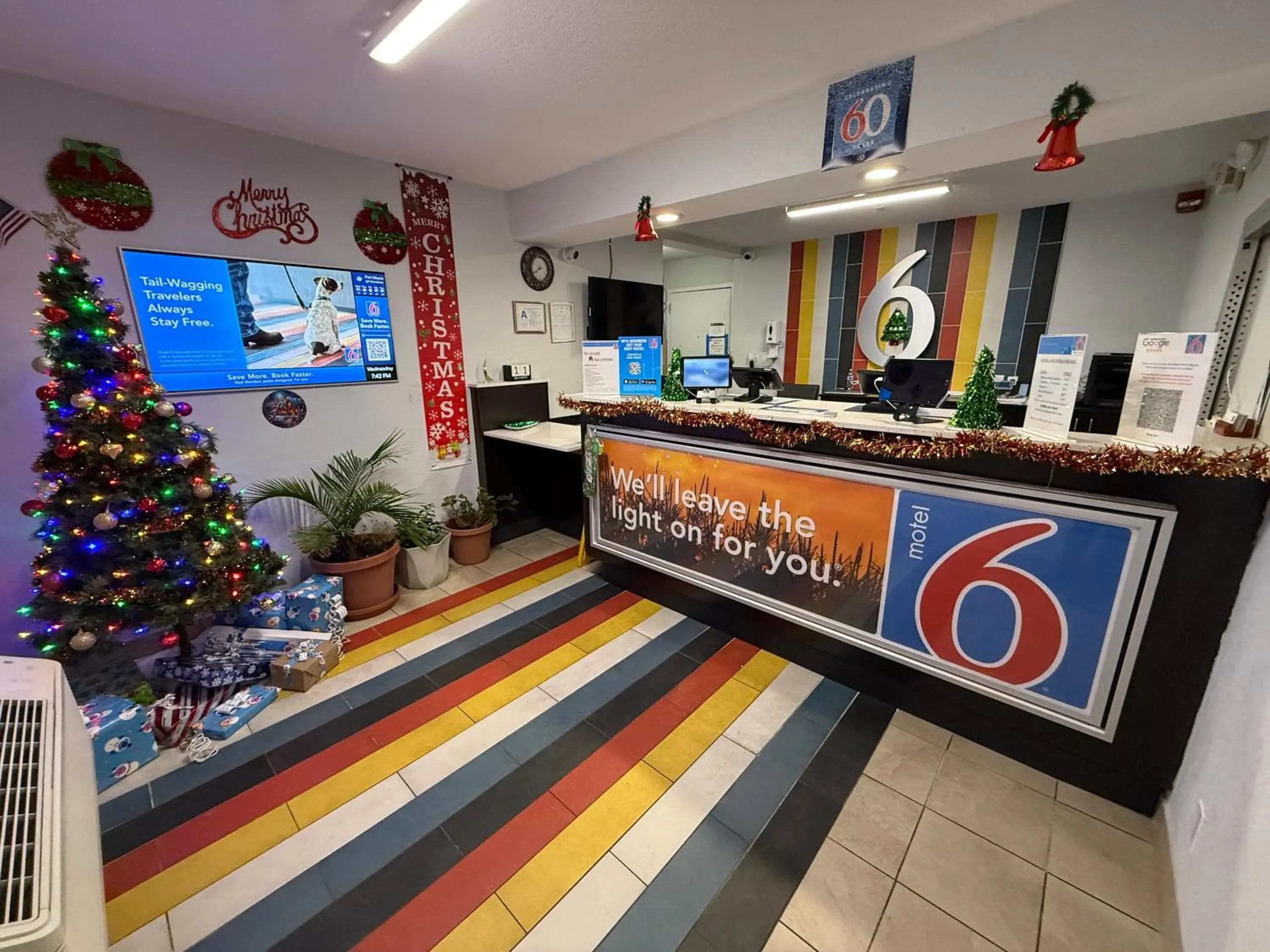 Lobby or reception in Motel 6-Fort Wayne, IN Lobby or reception in Motel 6-Fort Wayne, IN