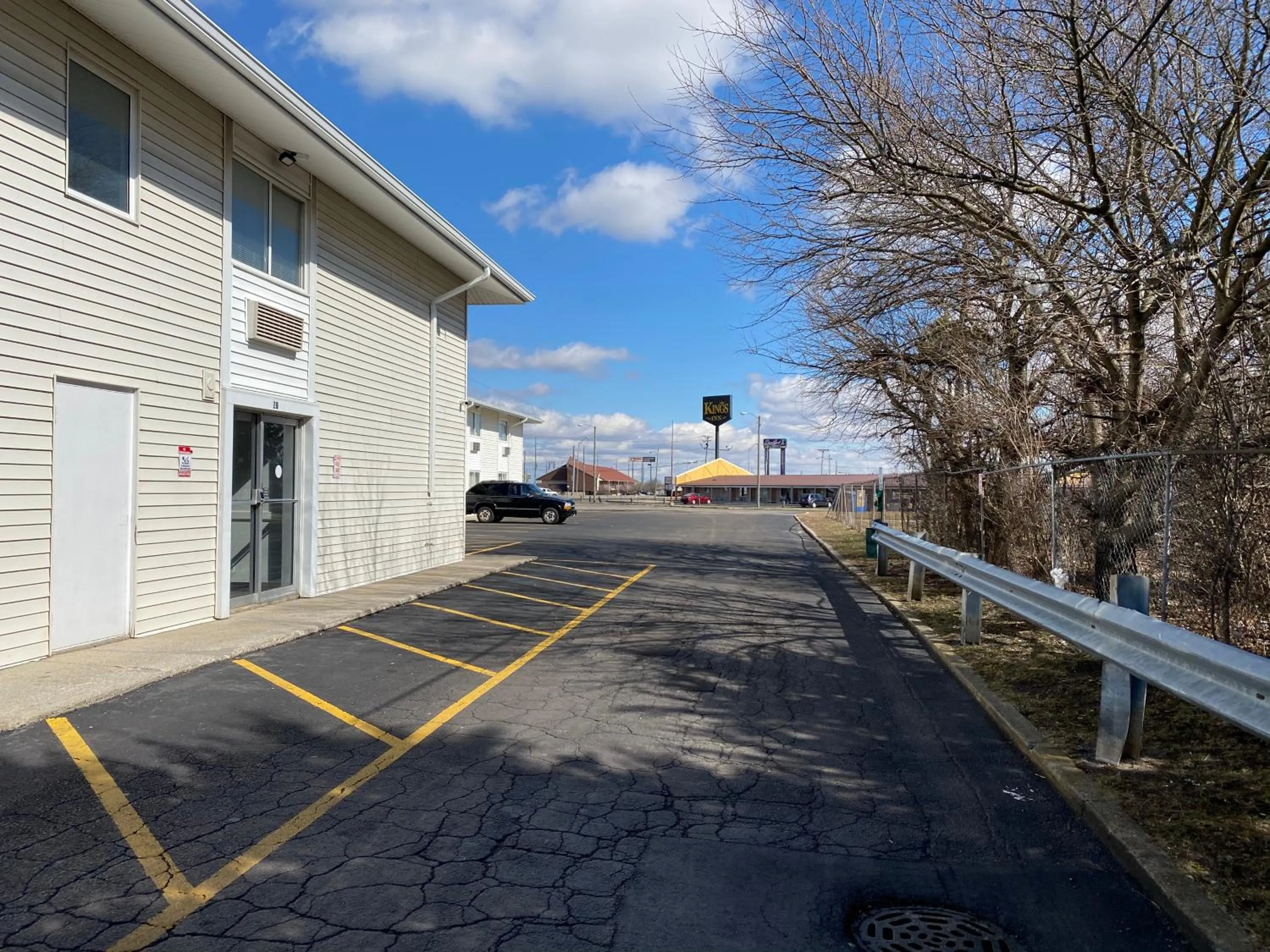 Property building in Motel 6-Fort Wayne, IN