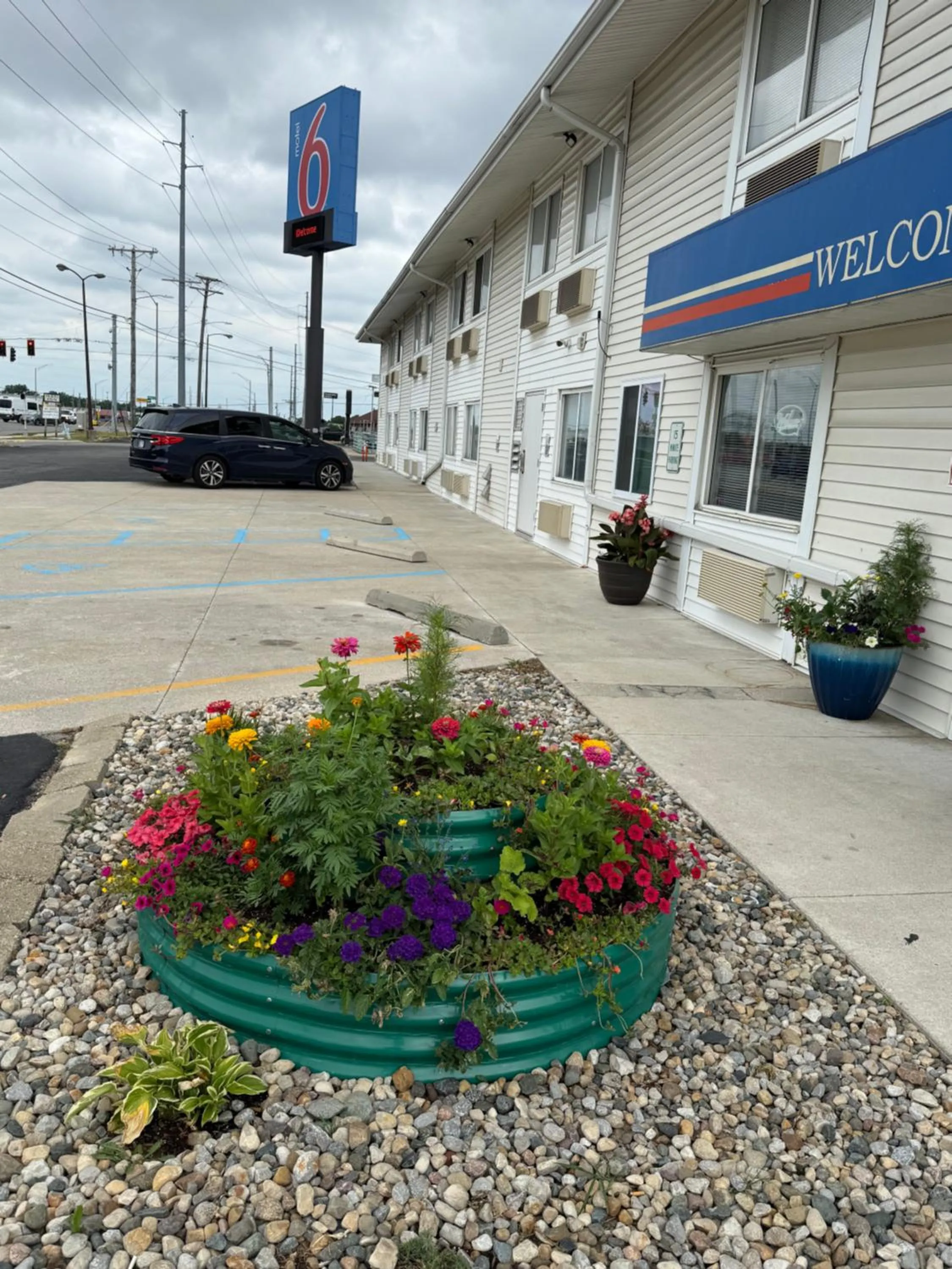 Property building in Motel 6-Fort Wayne, IN
