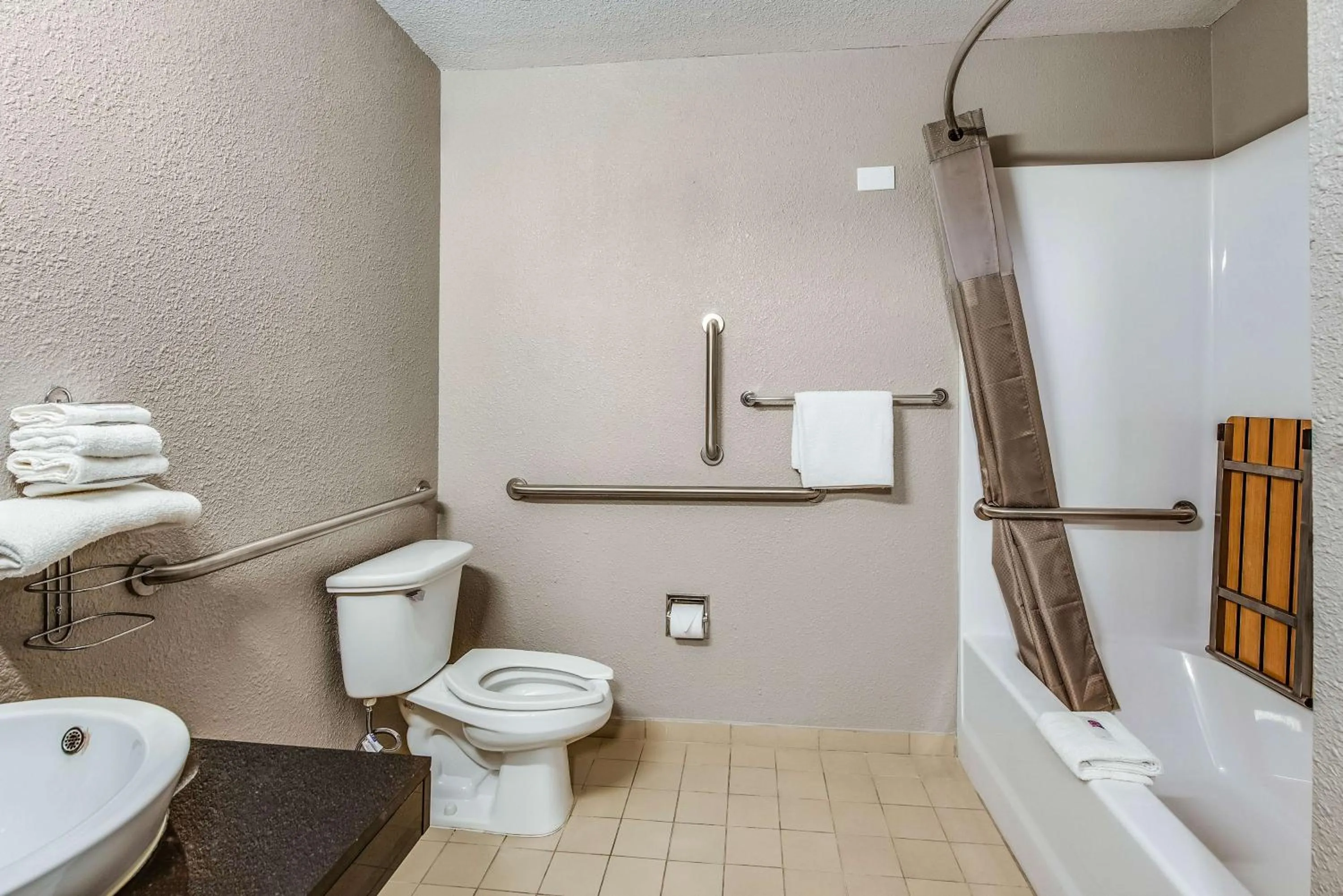 Bathroom in Motel 6-Fort Wayne, IN