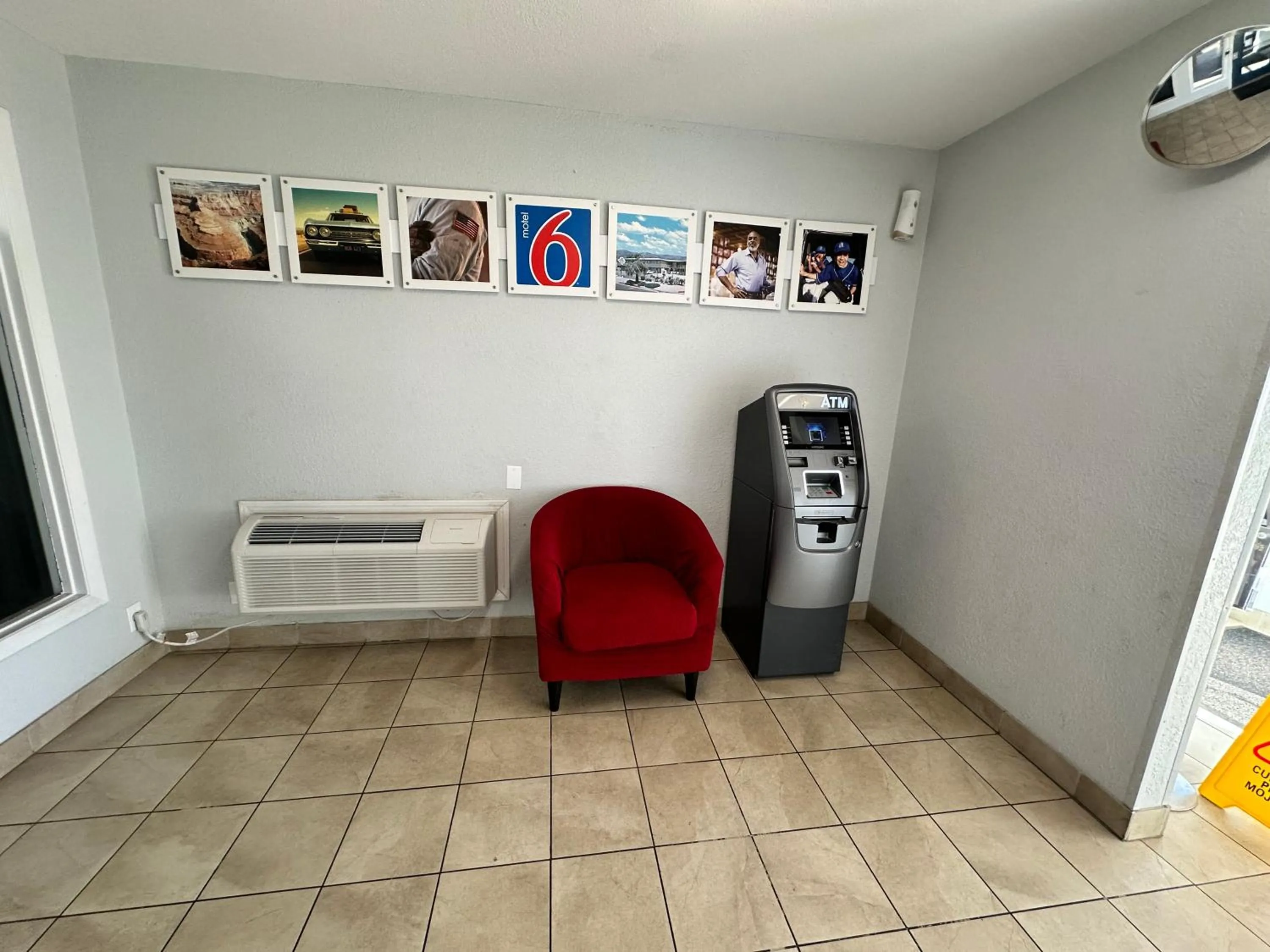 Lobby or reception in Motel 6-Fort Wayne, IN