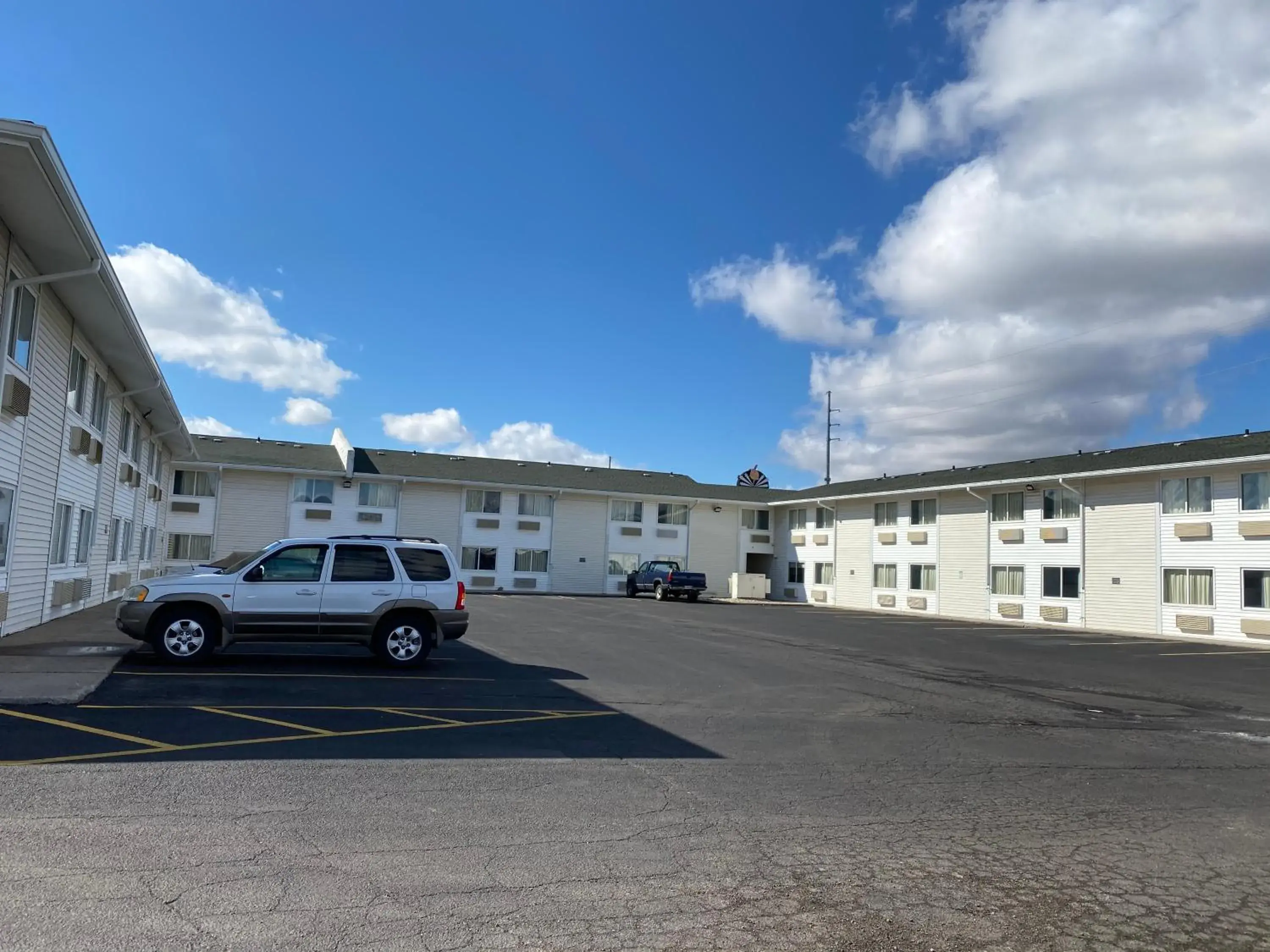 Property building in Motel 6-Fort Wayne, IN Property building in Motel 6-Fort Wayne, IN