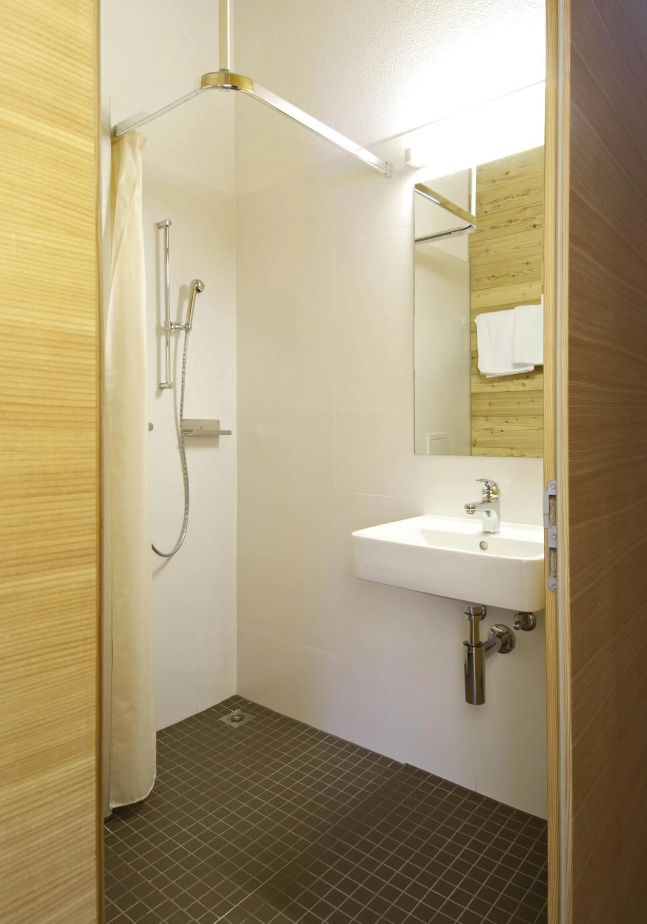 Bathroom in Scuol Youth Hostel