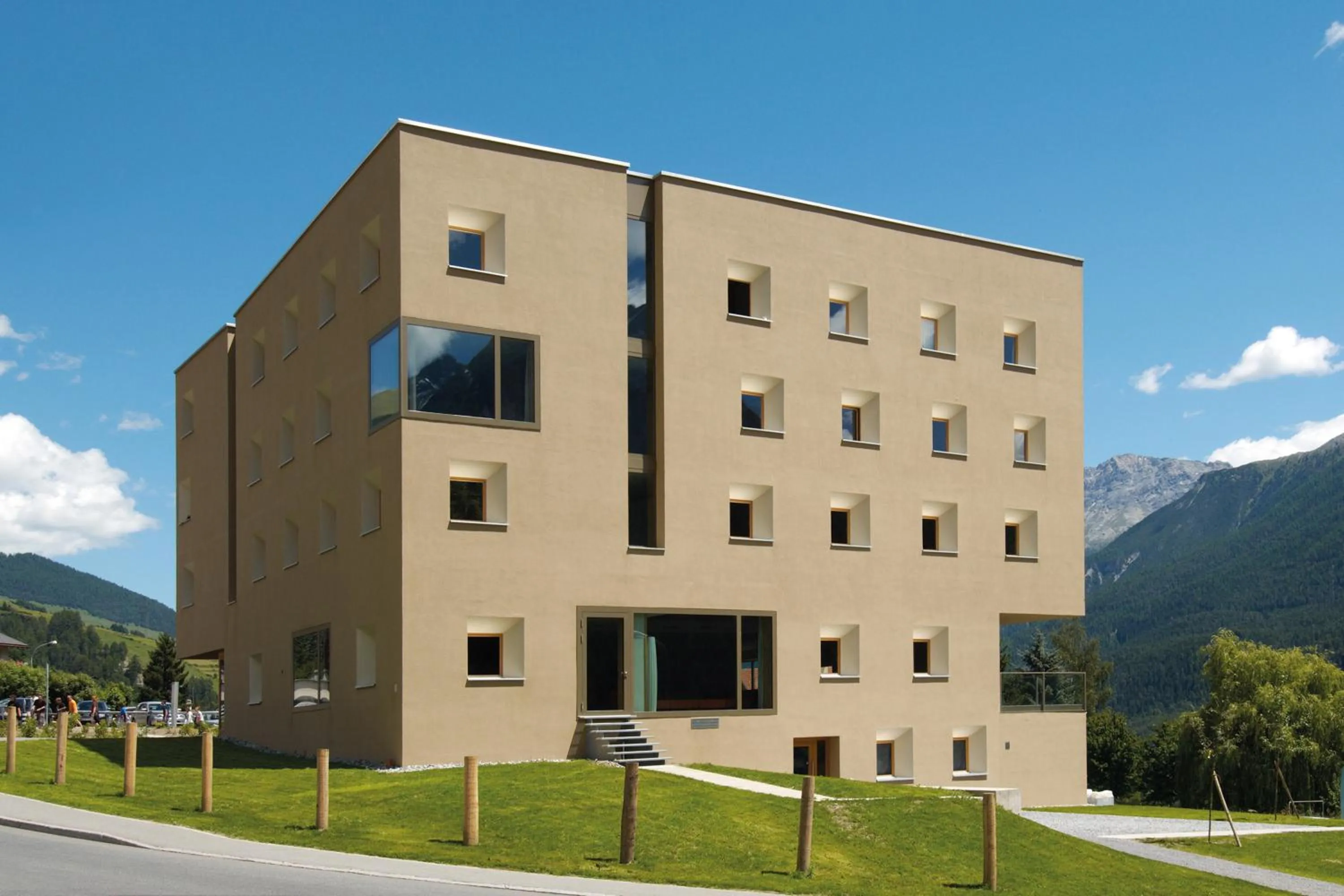 Facade/entrance in Scuol Youth Hostel