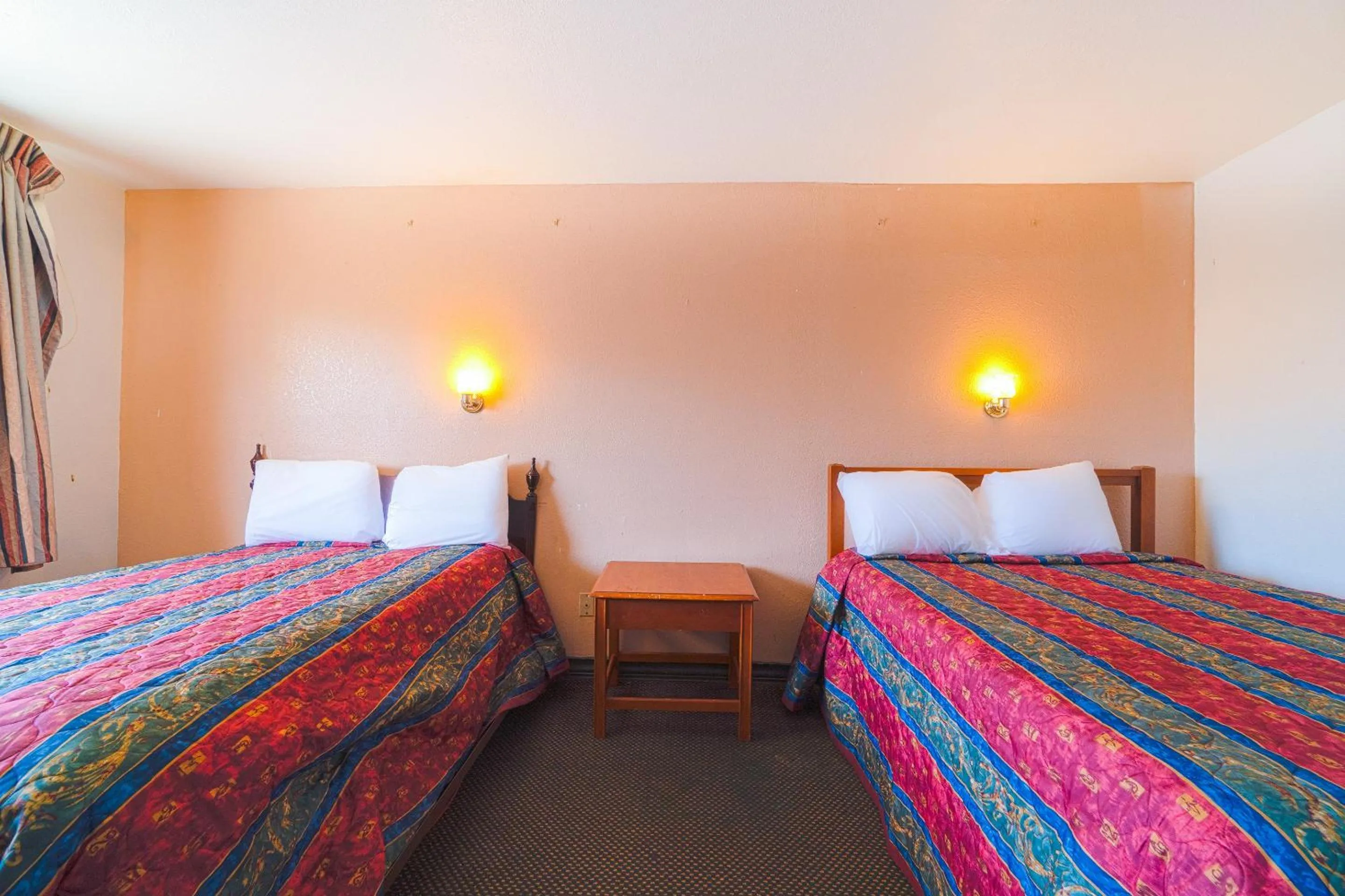 Bedroom, Bed in Castle Inn & Suites By OYO Chickasha