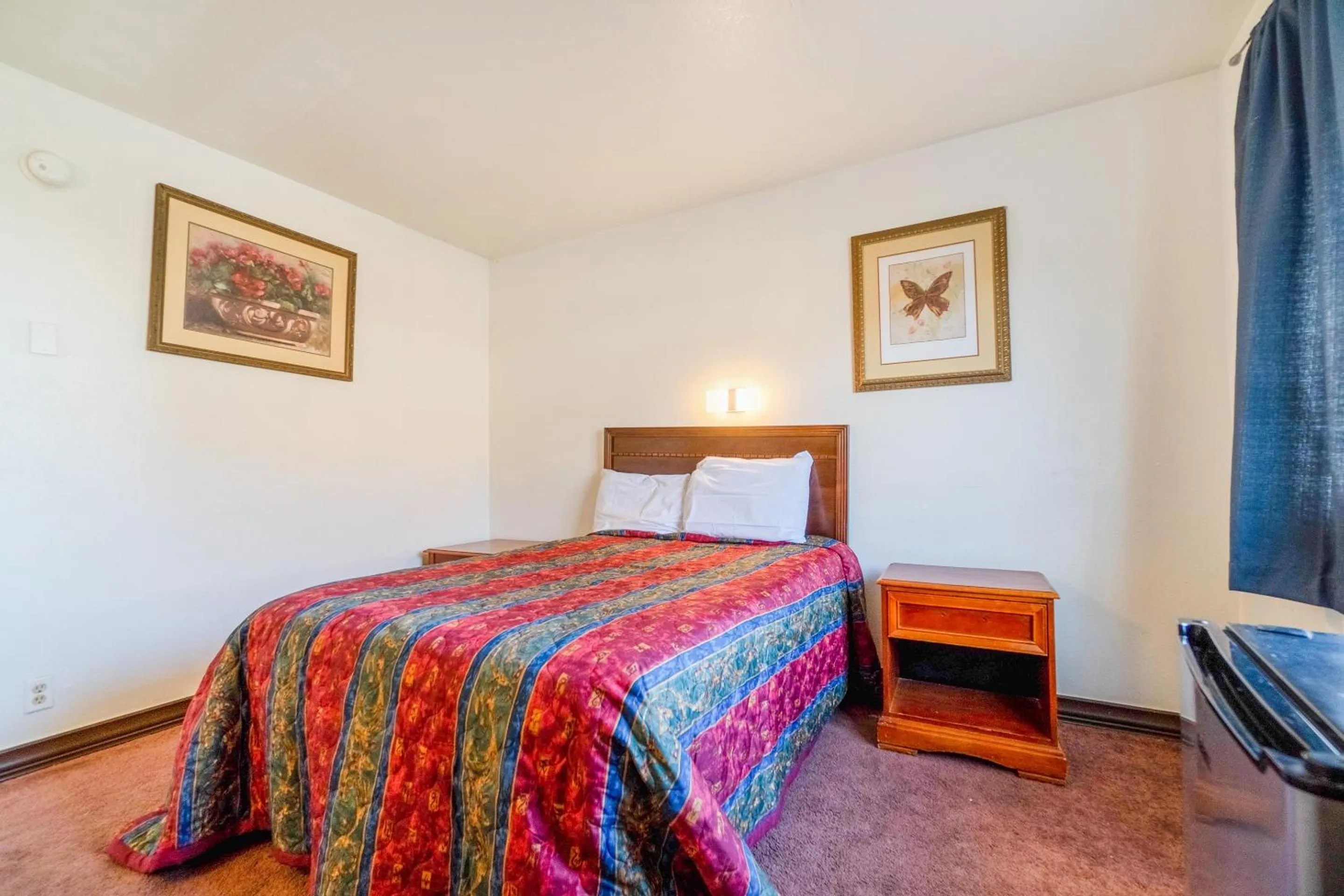 Bedroom, Bed in Castle Inn & Suites By OYO Chickasha