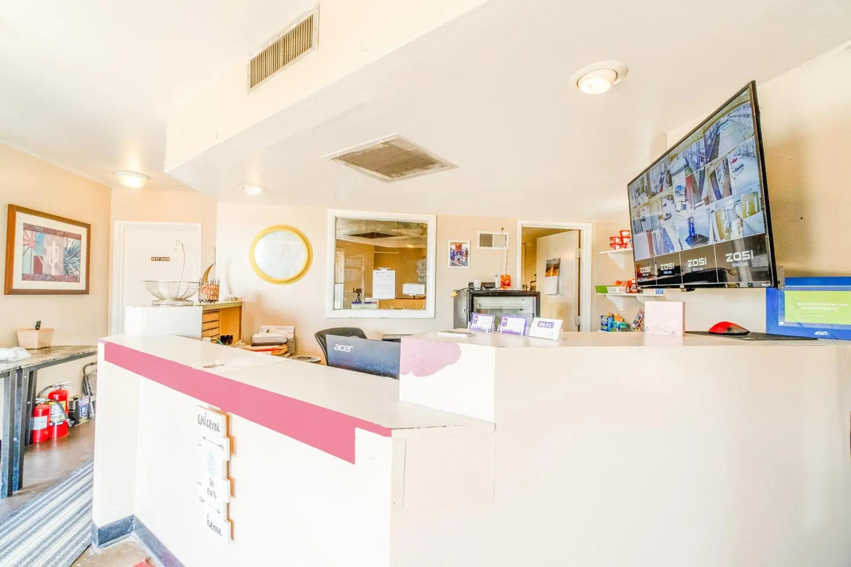 Lobby or reception in Castle Inn & Suites By OYO Chickasha Lobby or reception in Castle Inn & Suites By OYO Chickasha