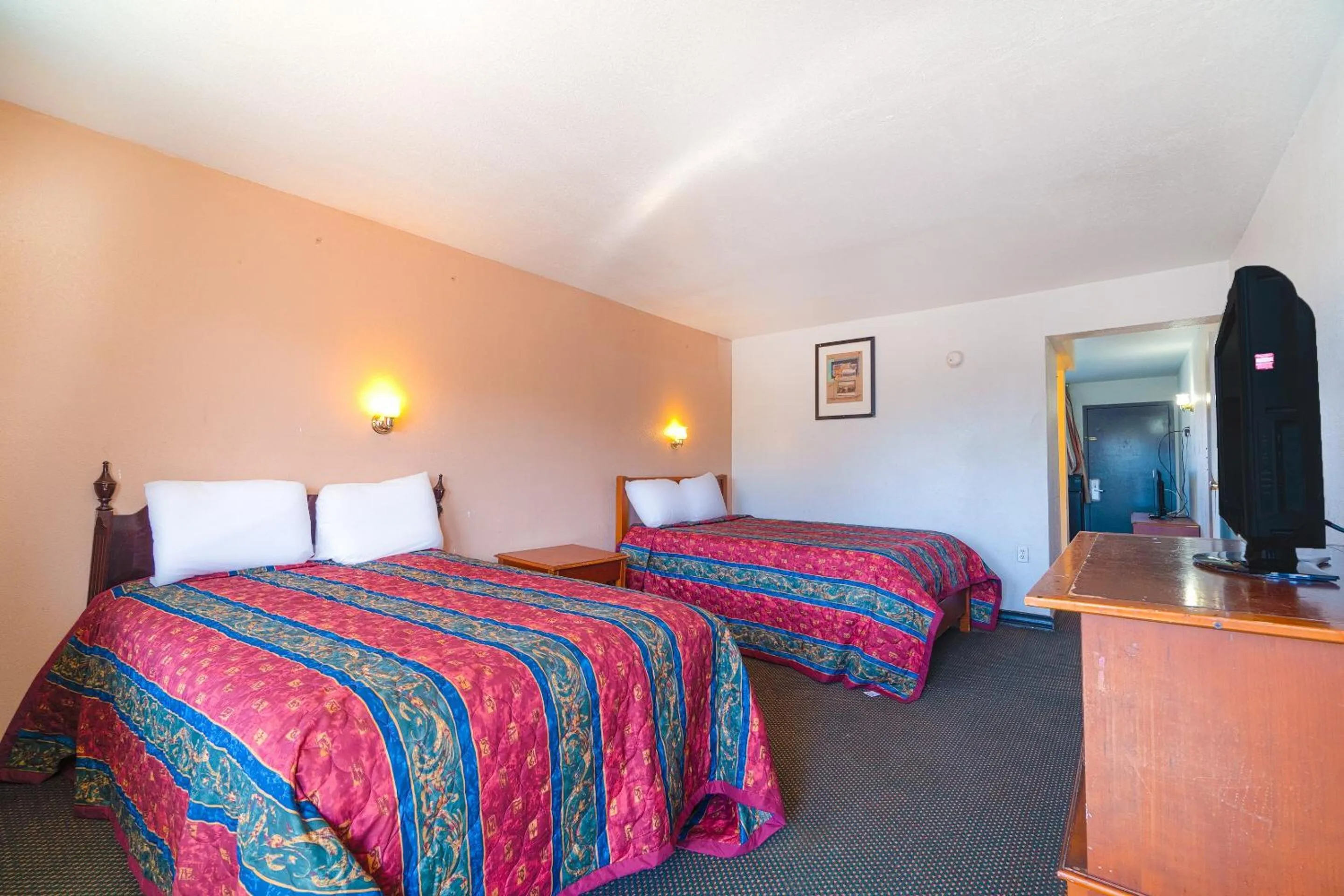 Bedroom, Bed in Castle Inn & Suites By OYO Chickasha