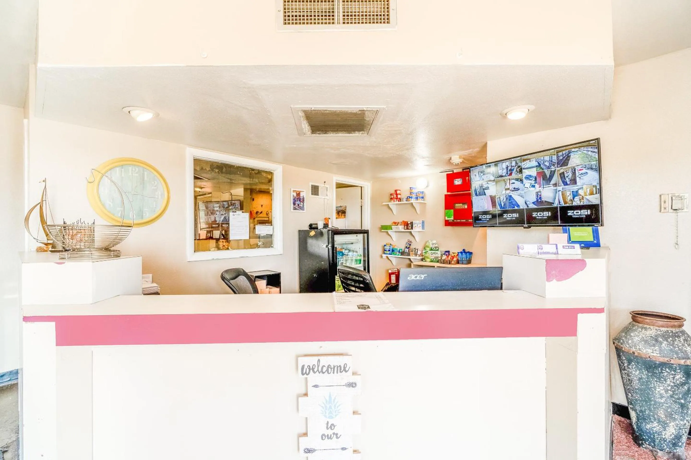 Lobby or reception in Castle Inn & Suites By OYO Chickasha