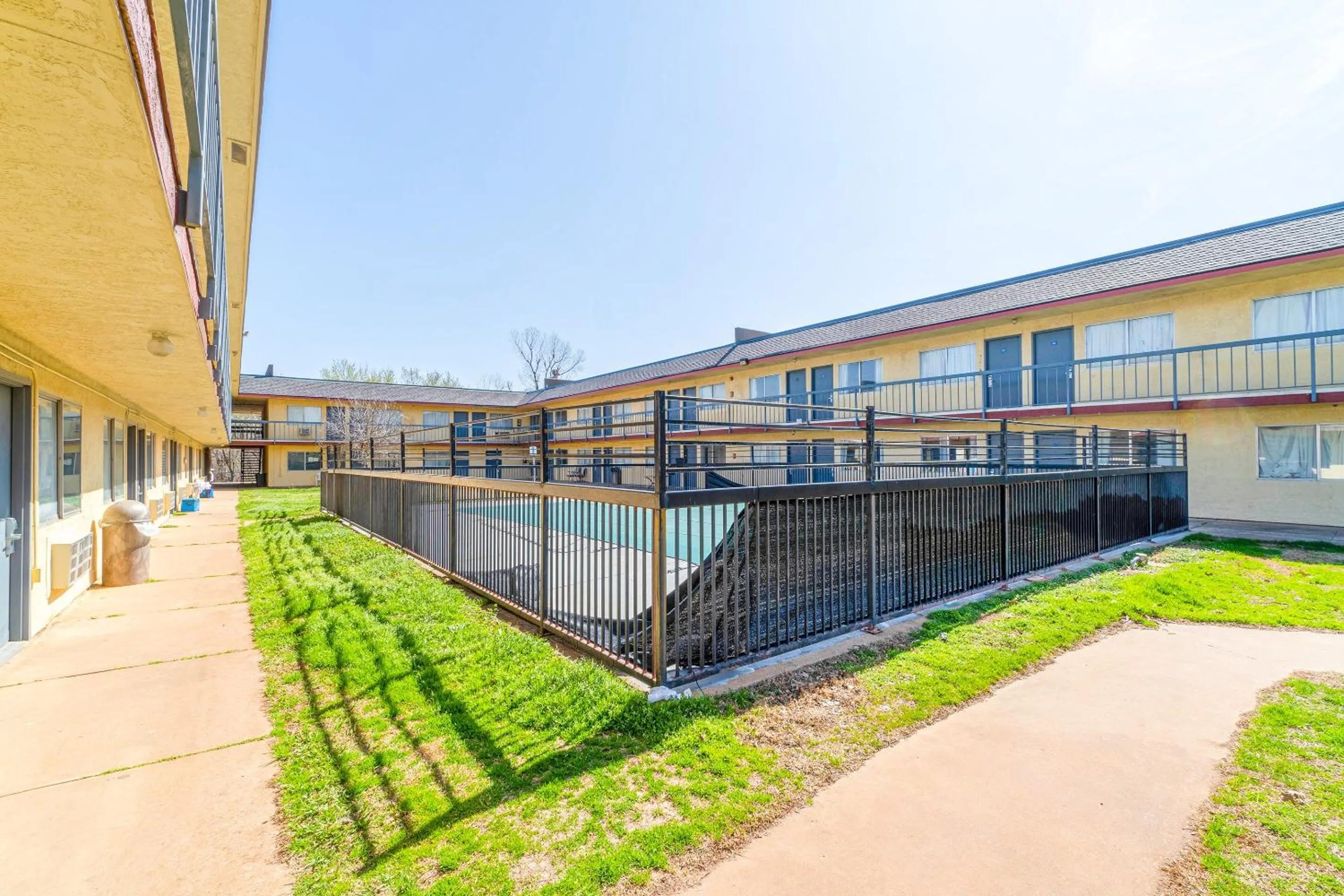 Garden in Castle Inn & Suites By OYO Chickasha