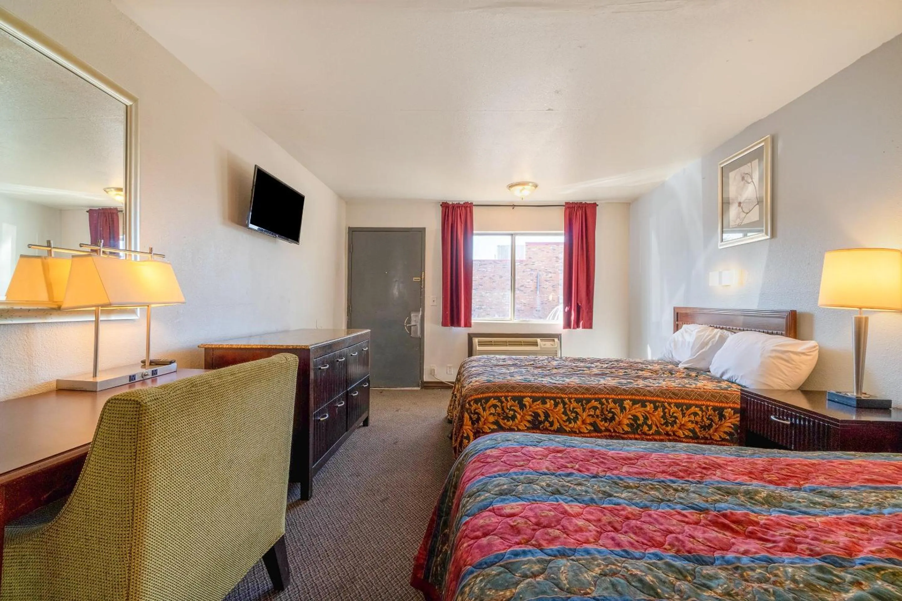 Bedroom, Bed in Castle Inn & Suites By OYO Chickasha