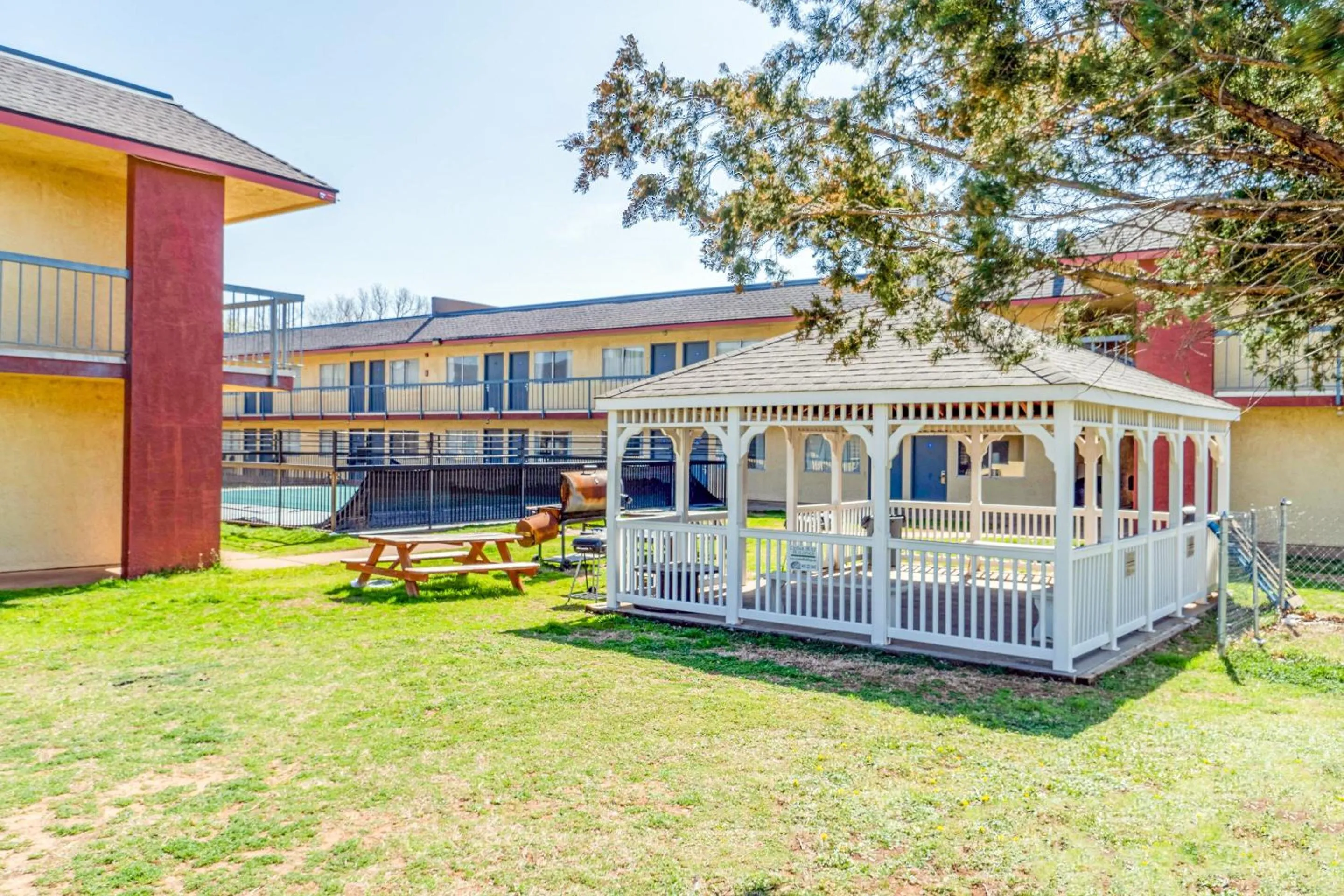 Garden in Castle Inn & Suites By OYO Chickasha