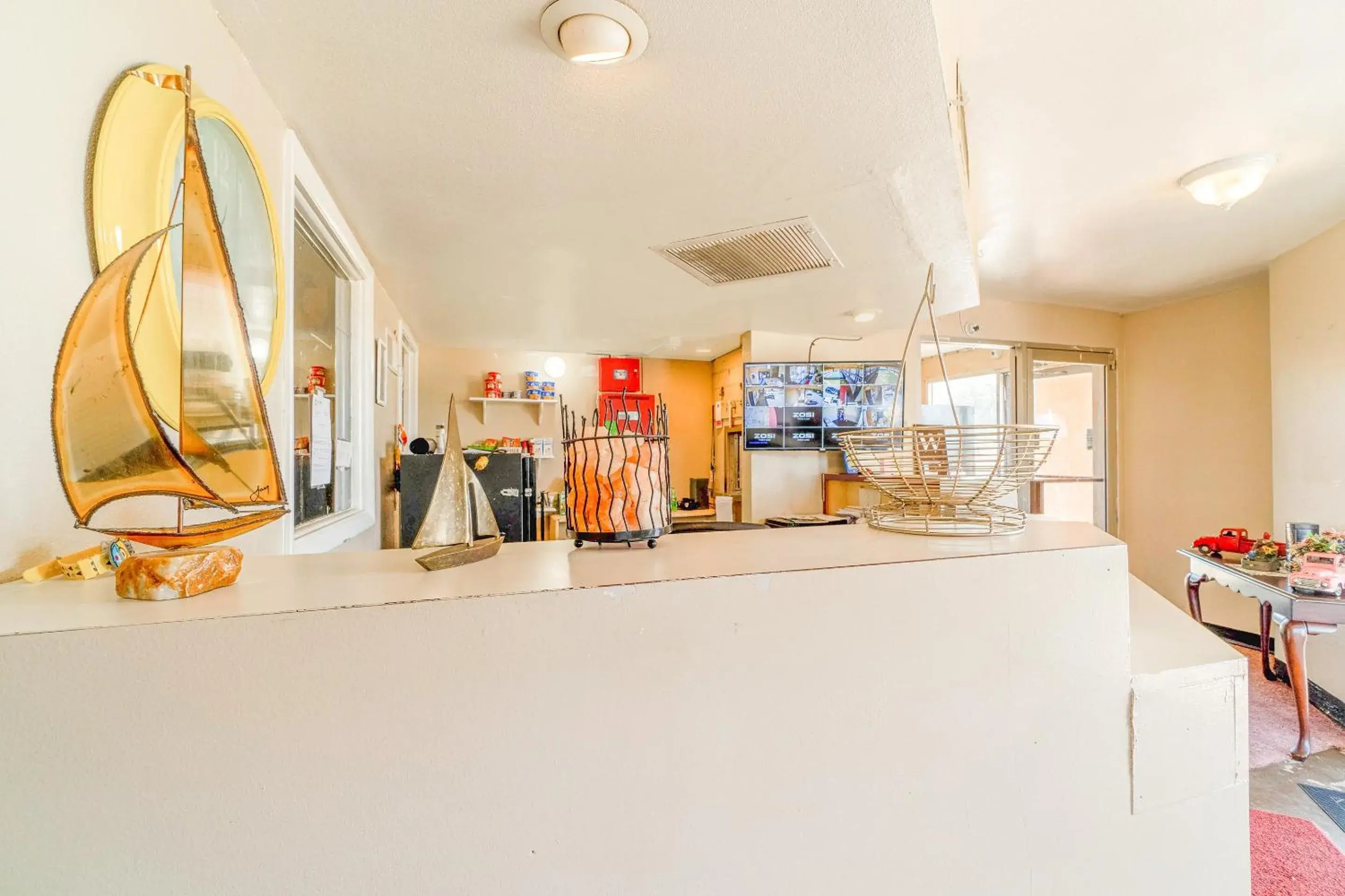 Lobby or reception in Castle Inn & Suites By OYO Chickasha Lobby or reception in Castle Inn & Suites By OYO Chickasha