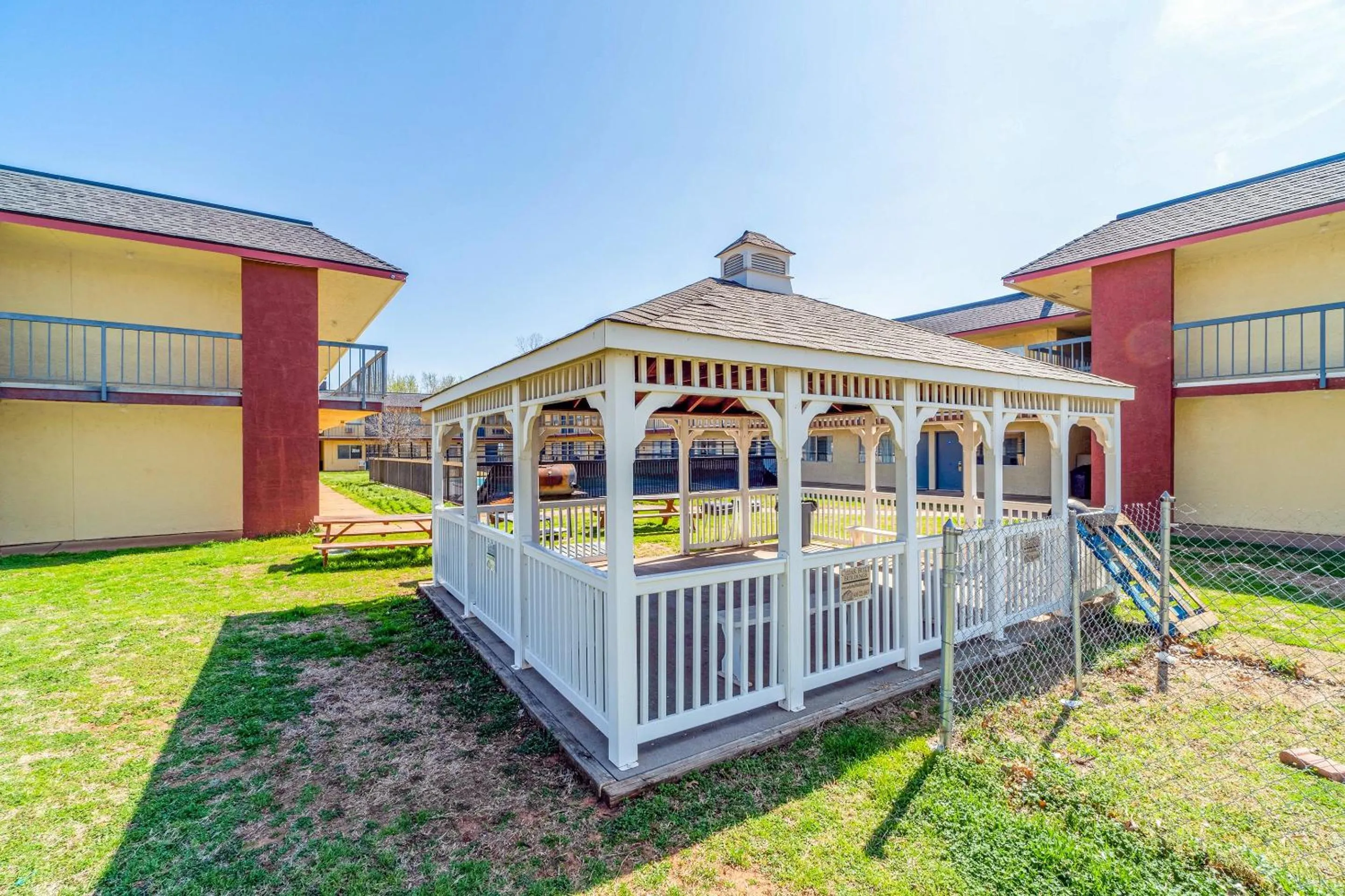 Garden in Castle Inn & Suites By OYO Chickasha