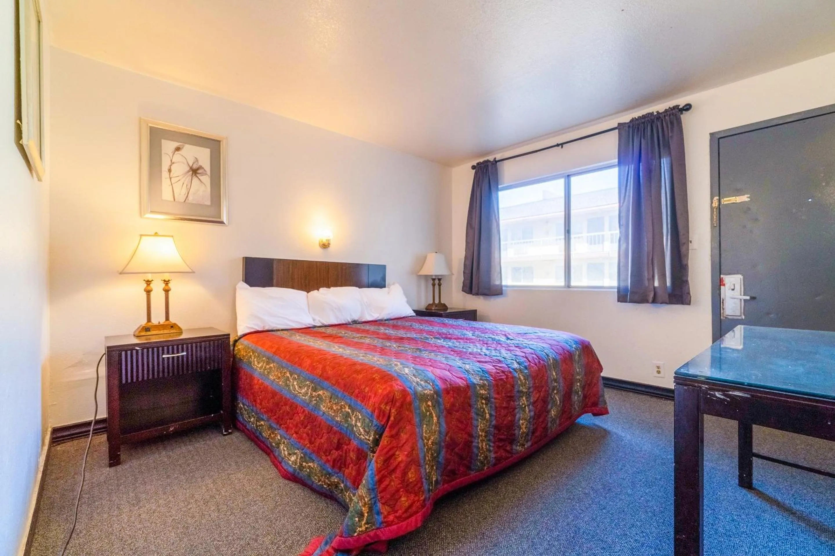Bedroom, Bed in Castle Inn & Suites By OYO Chickasha