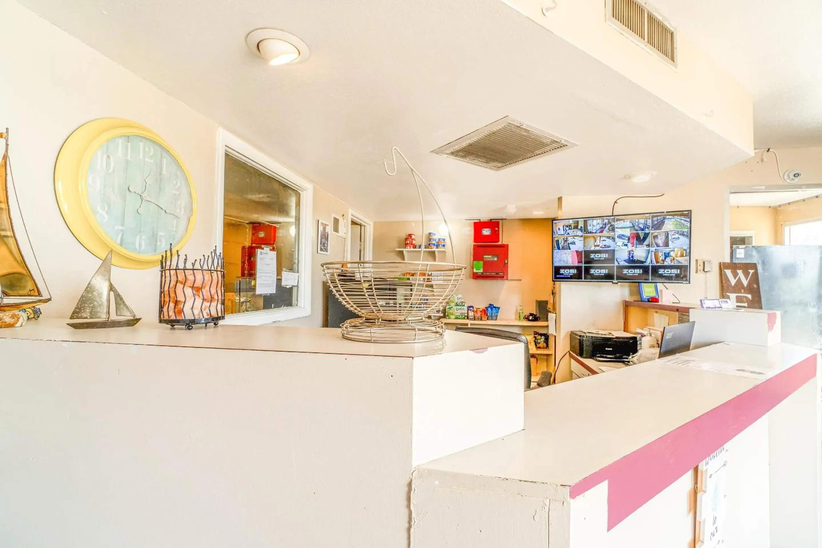 Lobby or reception in Castle Inn & Suites By OYO Chickasha Lobby or reception in Castle Inn & Suites By OYO Chickasha