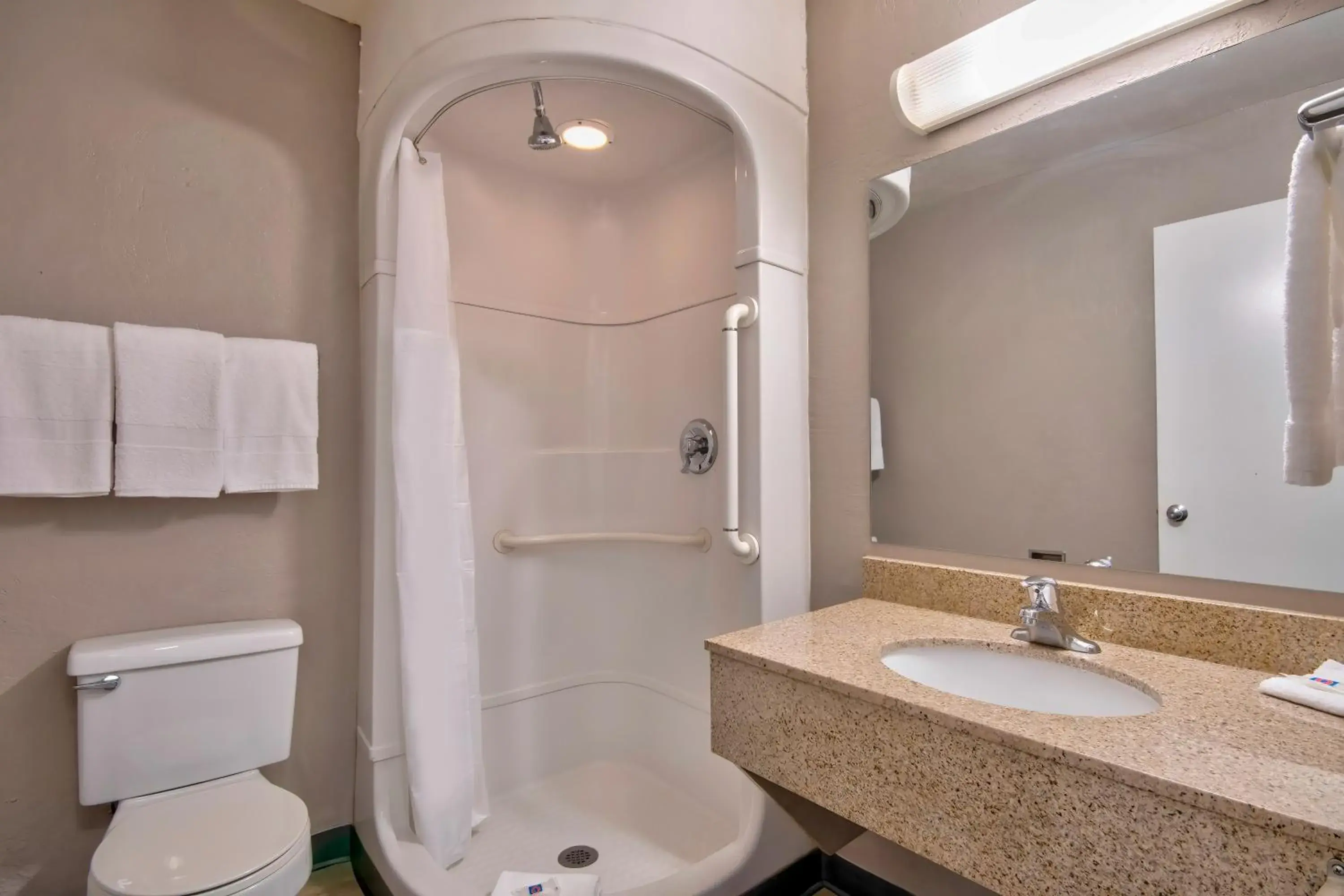 Double Room - Non-Smoking in Motel 6 Santa Fe Double Room - Non-Smoking in Motel 6 Santa Fe