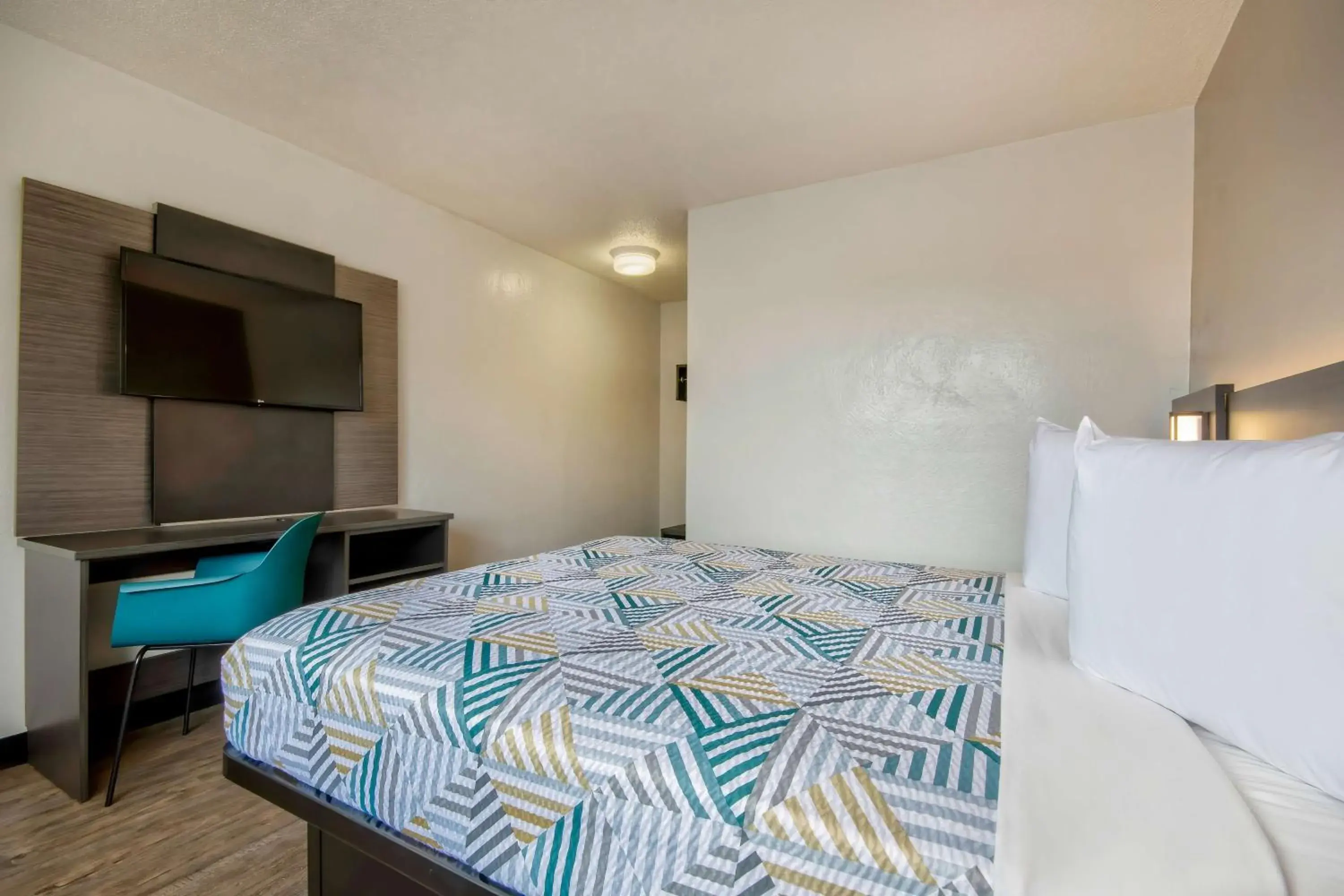 Bedroom, Bed in Motel 6 Santa Fe Bedroom, Bed in Motel 6 Santa Fe