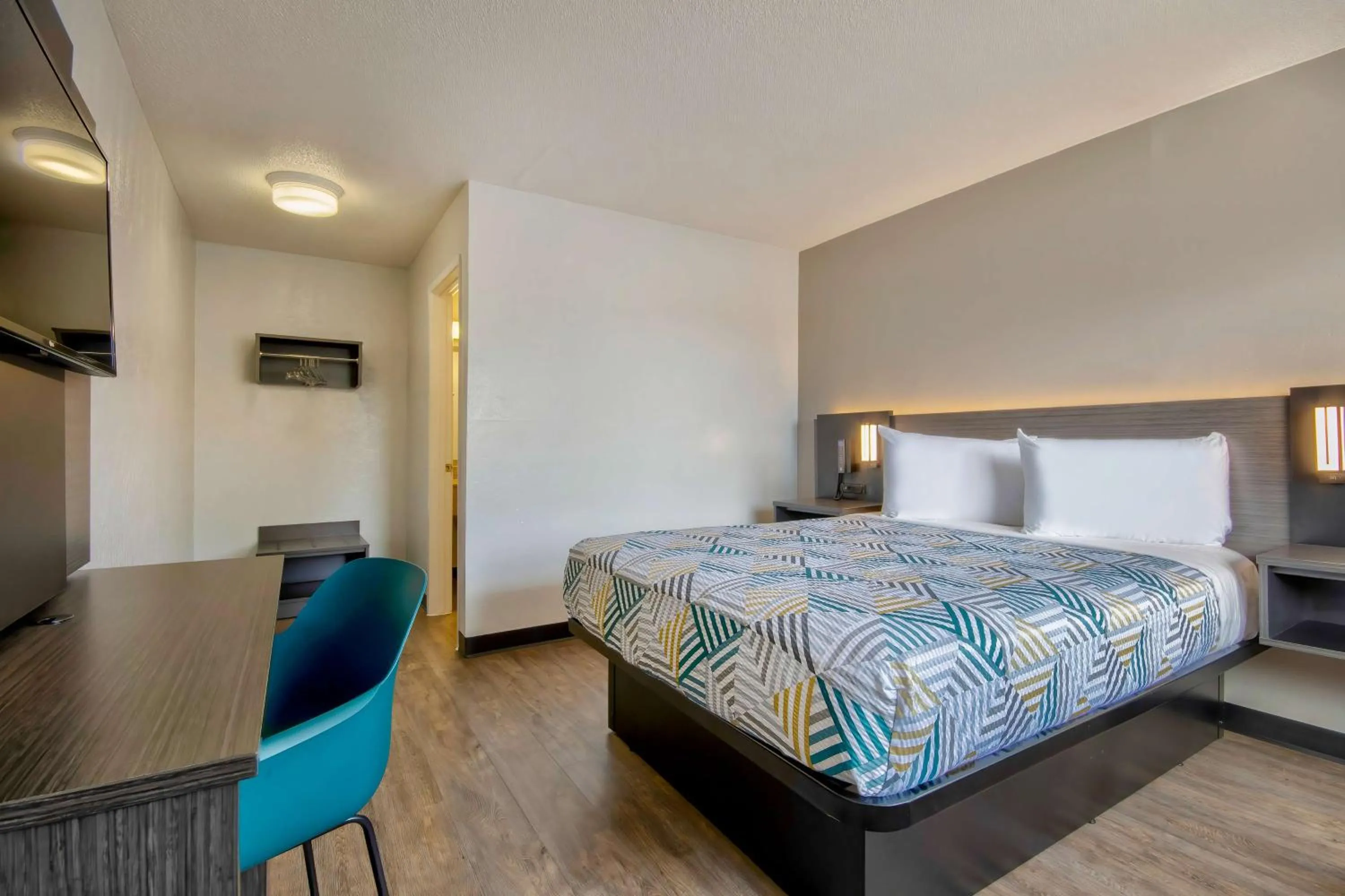 Bedroom, Bed in Motel 6 Santa Fe