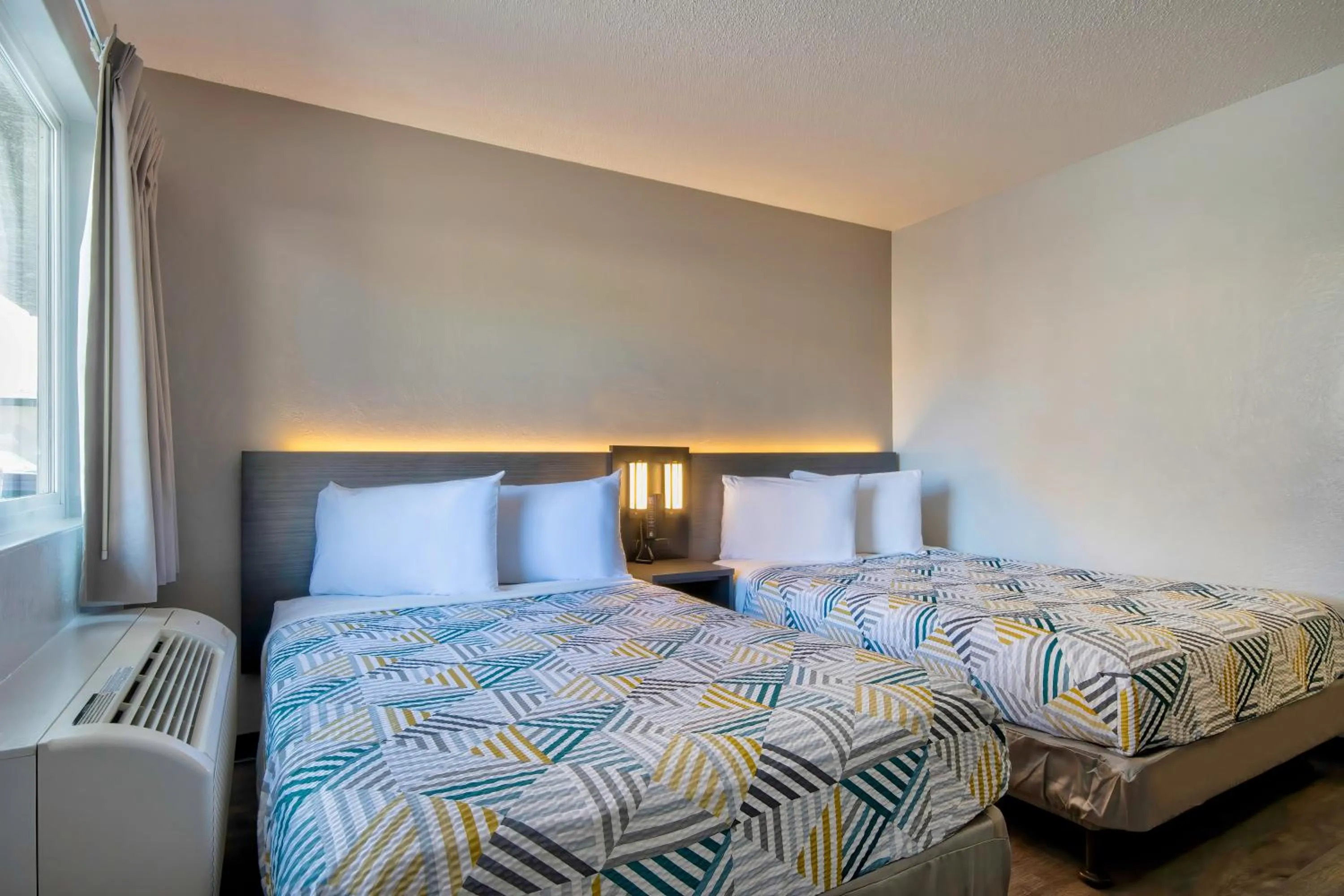 Bedroom, Bed in Motel 6 Santa Fe