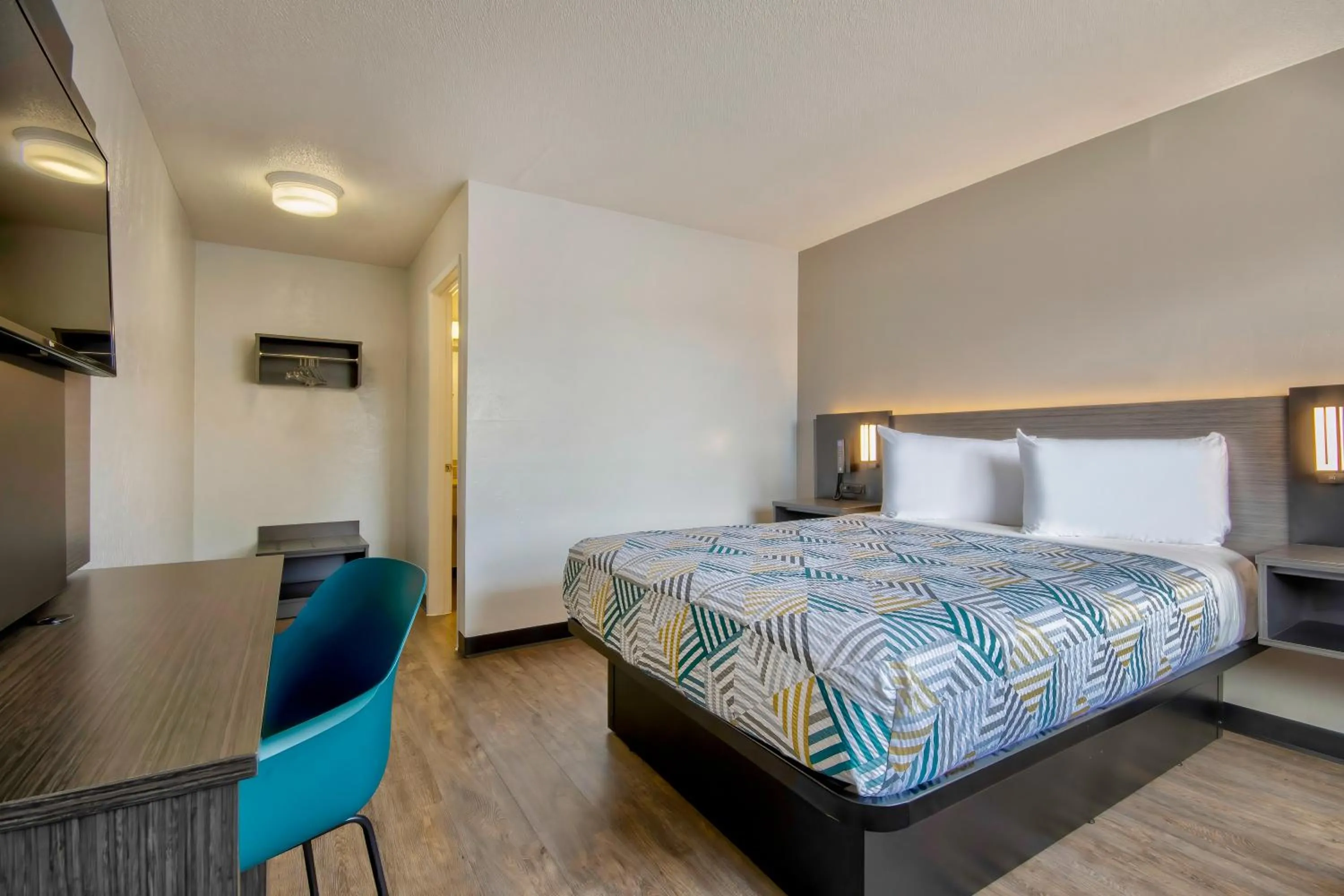 Bedroom, Bed in Motel 6 Santa Fe