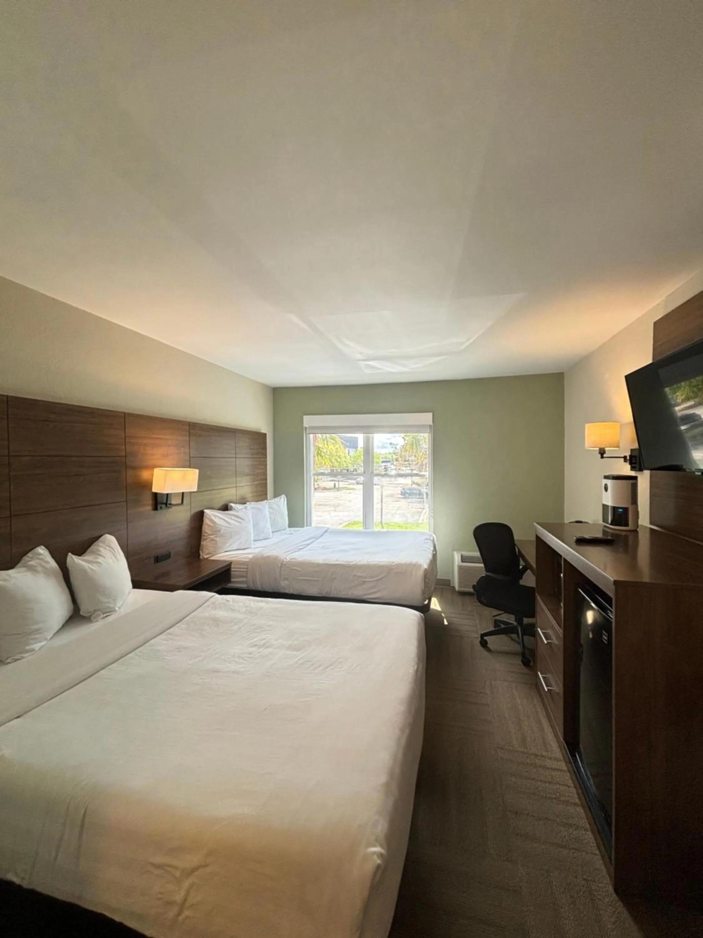 Bed in Baymont by Wyndham Lake Park Valdosta I75