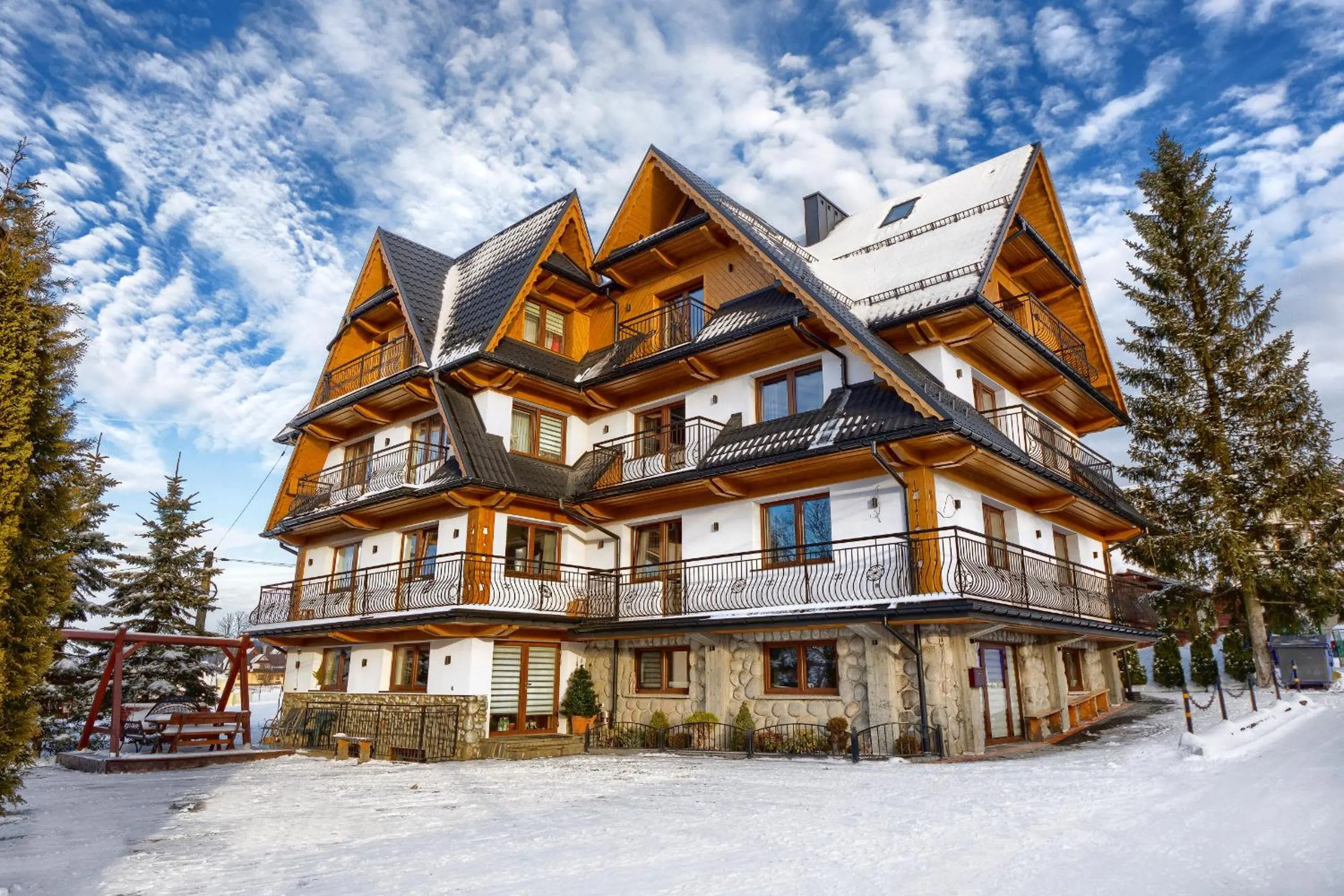 Property building in Apartamenty Willa Kamila Zakopane z Jacuzzi