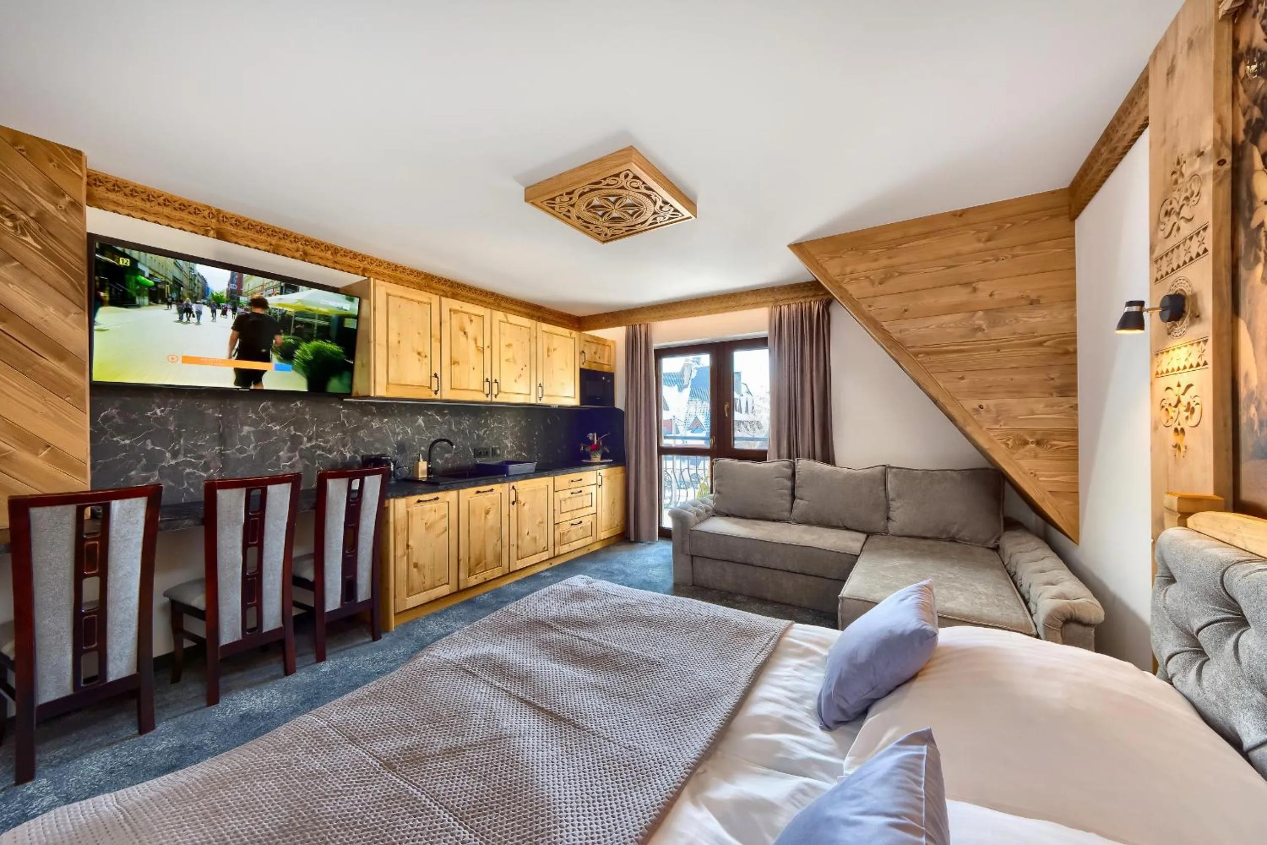 Communal lounge/ TV room, Bed in Apartamenty Willa Kamila Zakopane z Jacuzzi