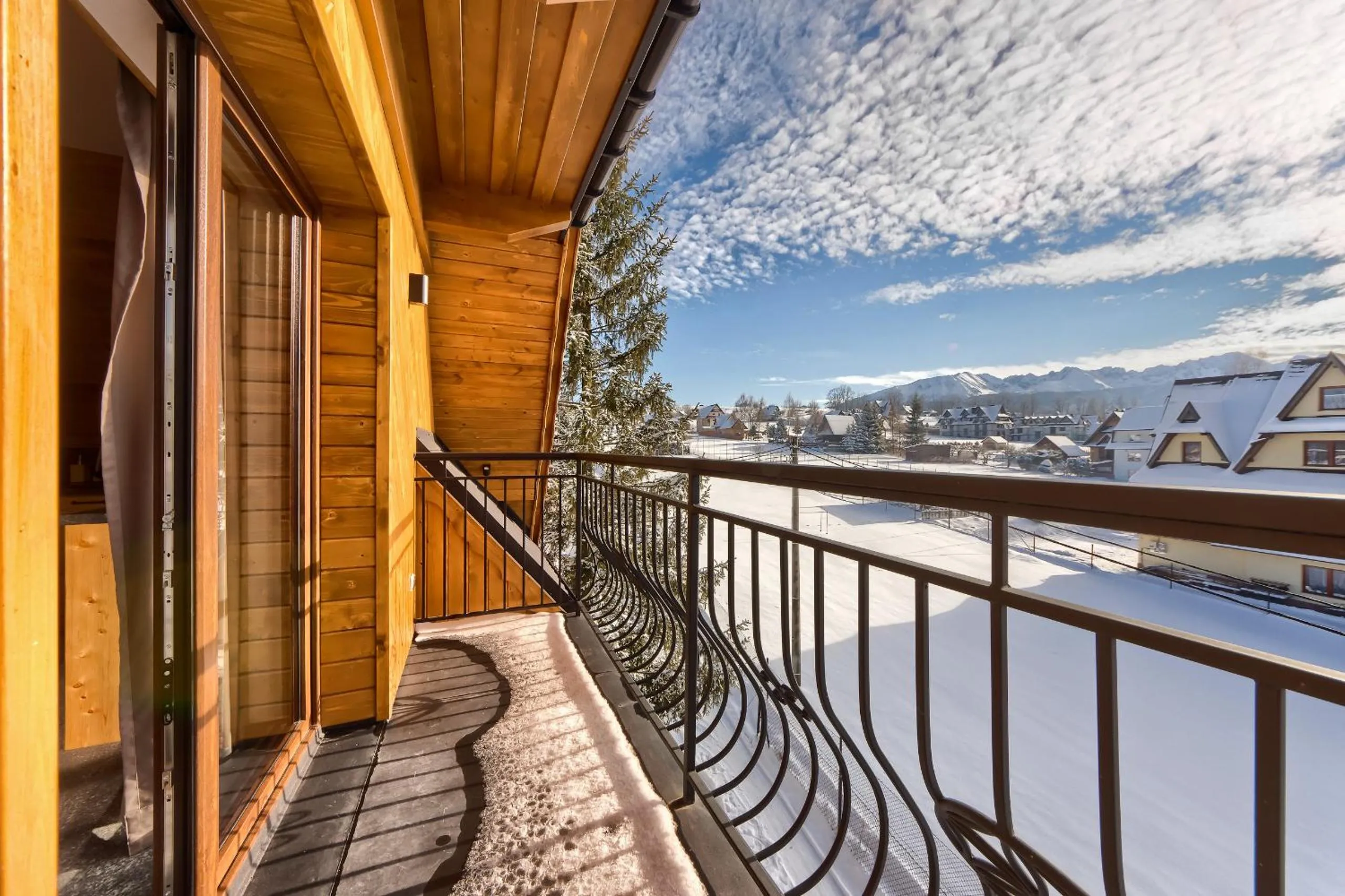 Day in Apartamenty Willa Kamila Zakopane z Jacuzzi