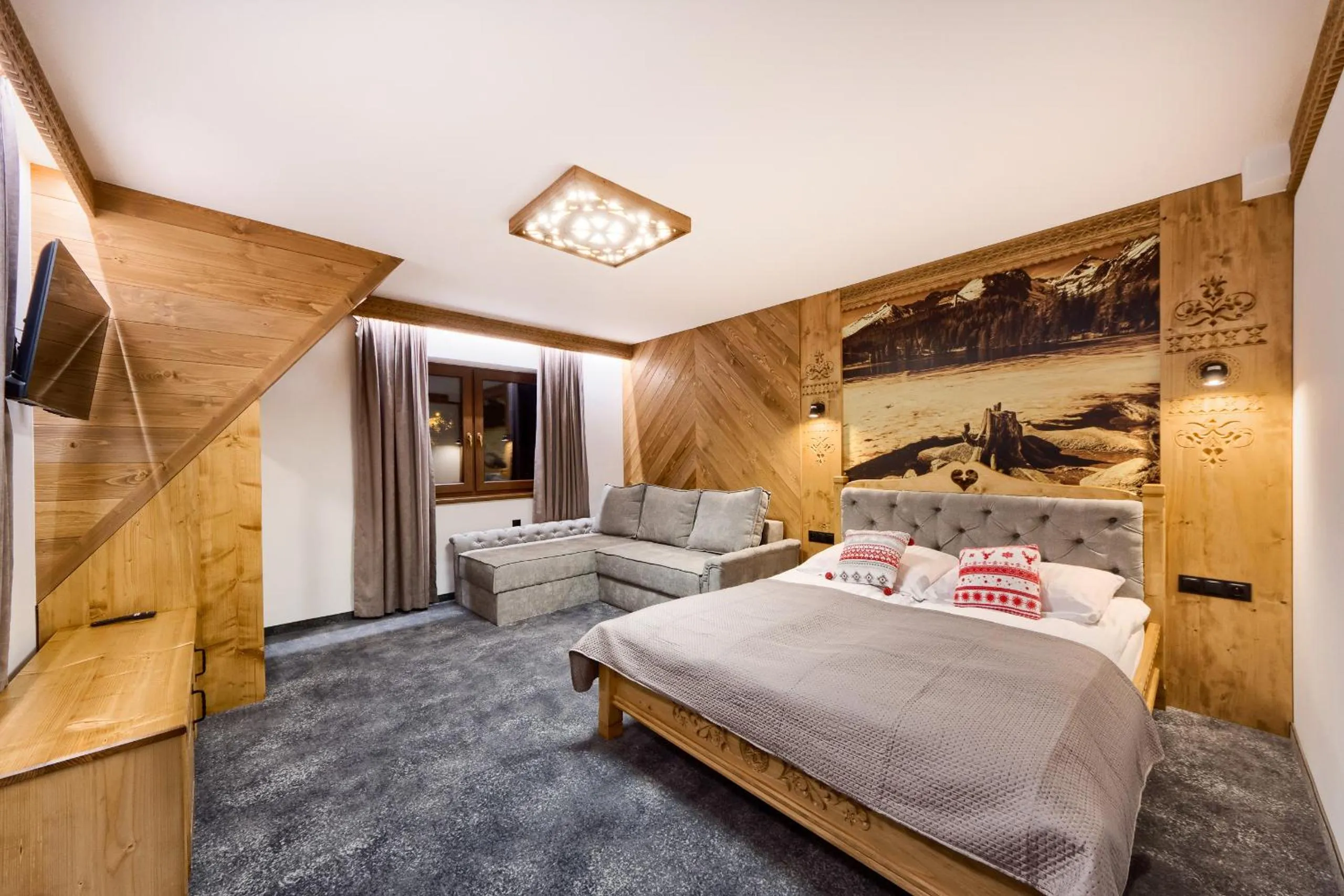 Communal lounge/ TV room, Bed in Apartamenty Willa Kamila Zakopane z Jacuzzi