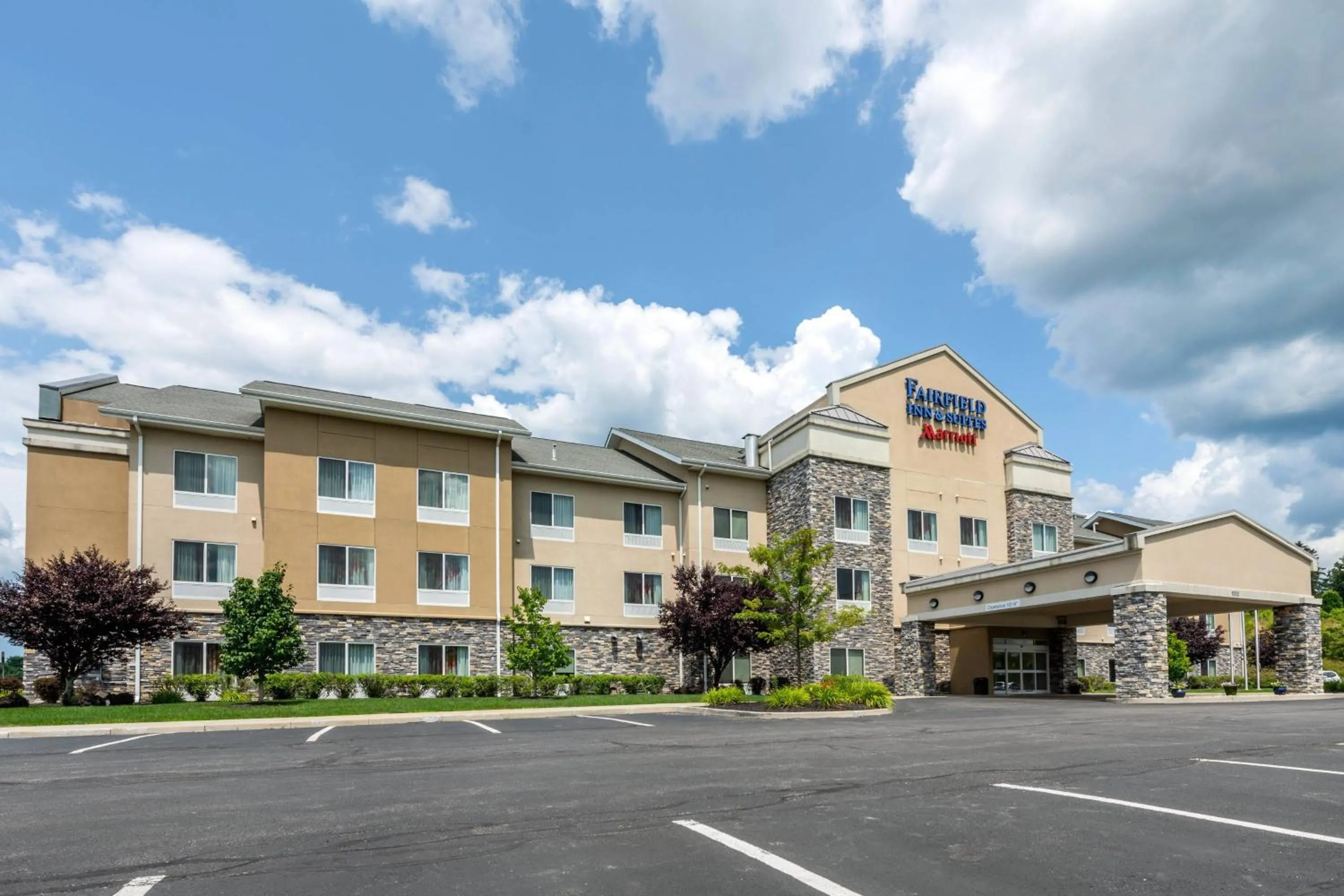 Property building in Fairfield Inn & Suites by Marriott Slippery Rock