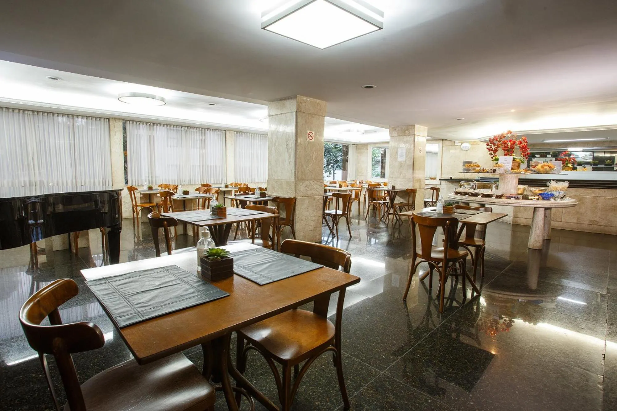 Restaurant/places to eat in Savassi Hotel