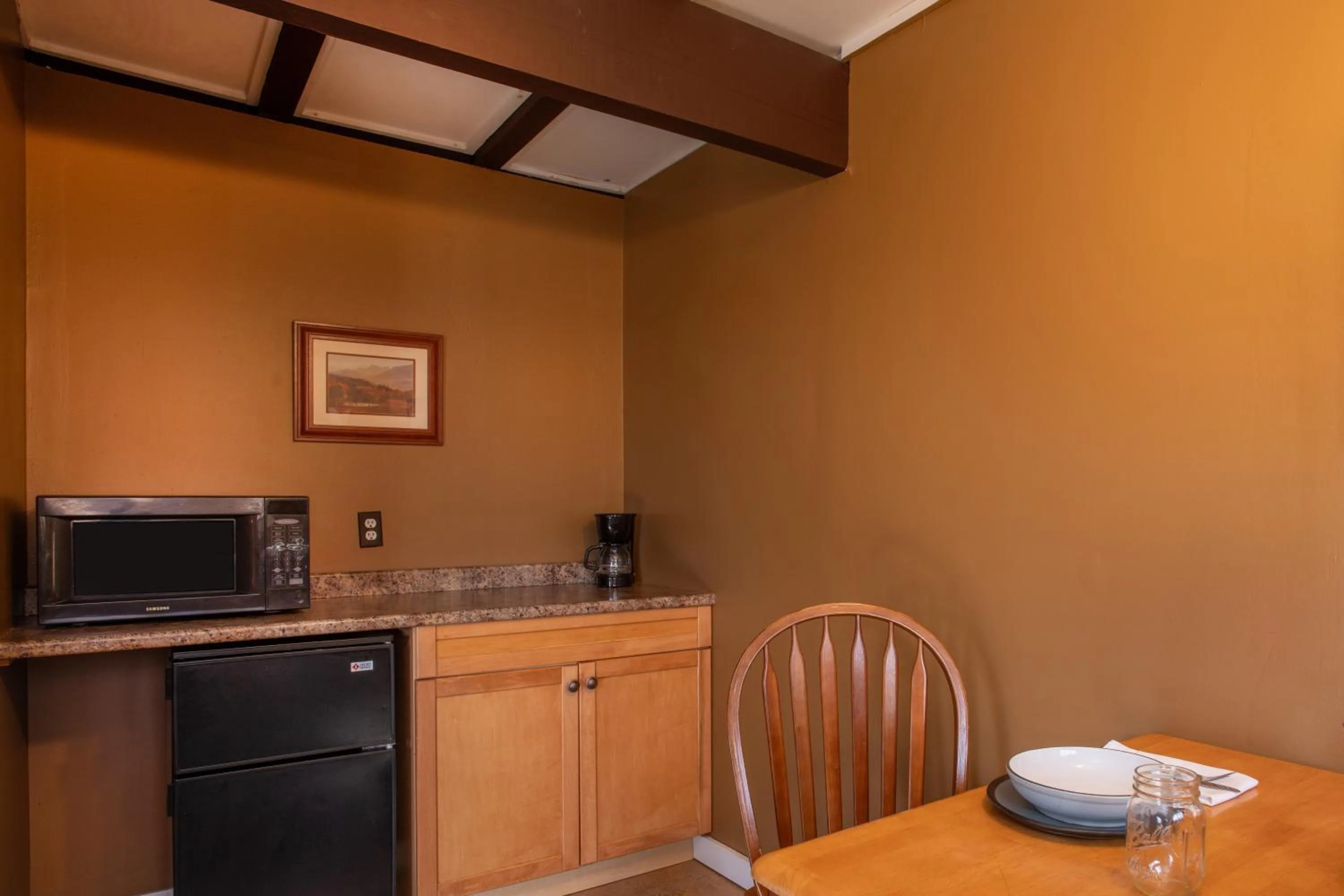 Kitchen or kitchenette in Whitneys Inn at Black Mountain