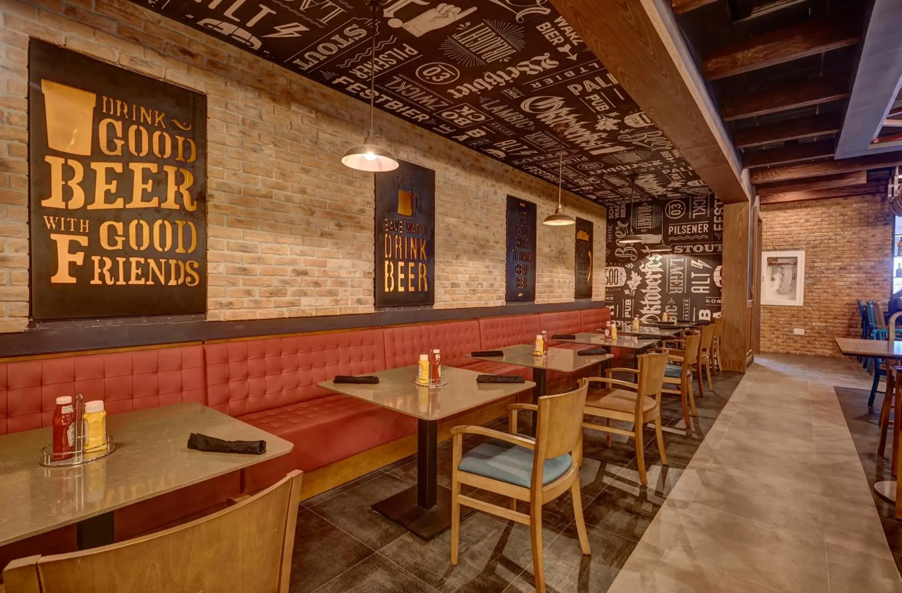 Lounge or bar in Royalton Antigua, An Autograph Collection All-Inclusive Resort Lounge or bar in Royalton Antigua, An Autograph Collection All-Inclusive Resort