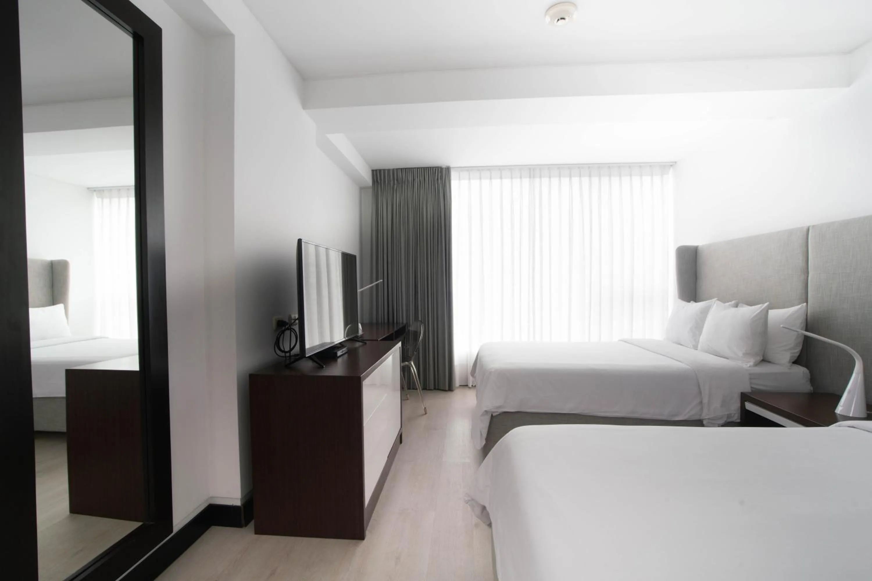 Photo of the whole room, Bed in Radisson Hotel Decapolis Miraflores