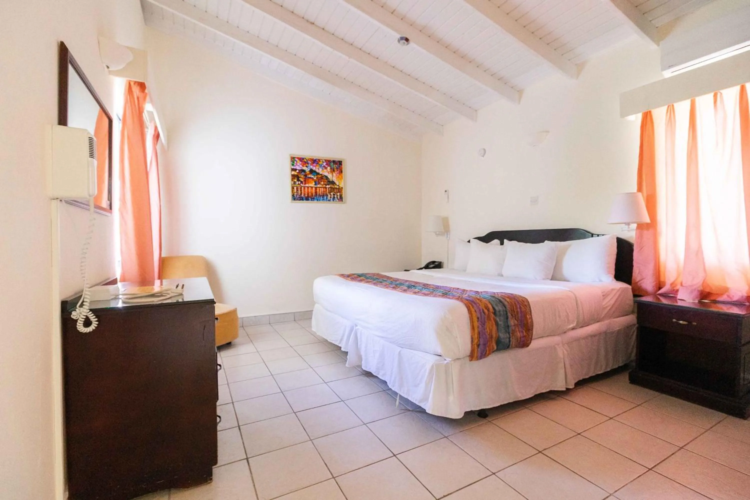 Bedroom, Bed in Siesta Hotel