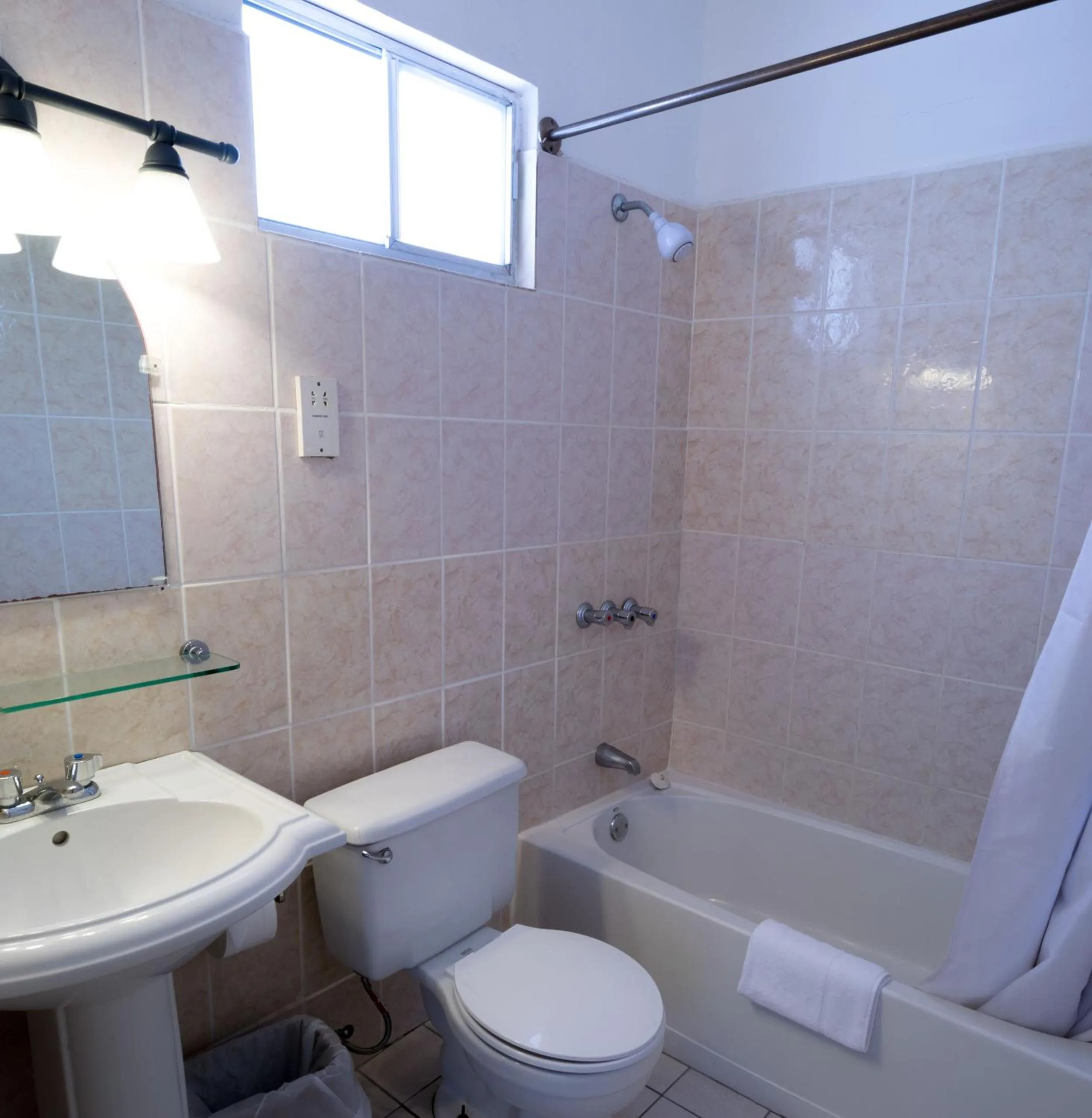 Bathroom in Siesta Hotel