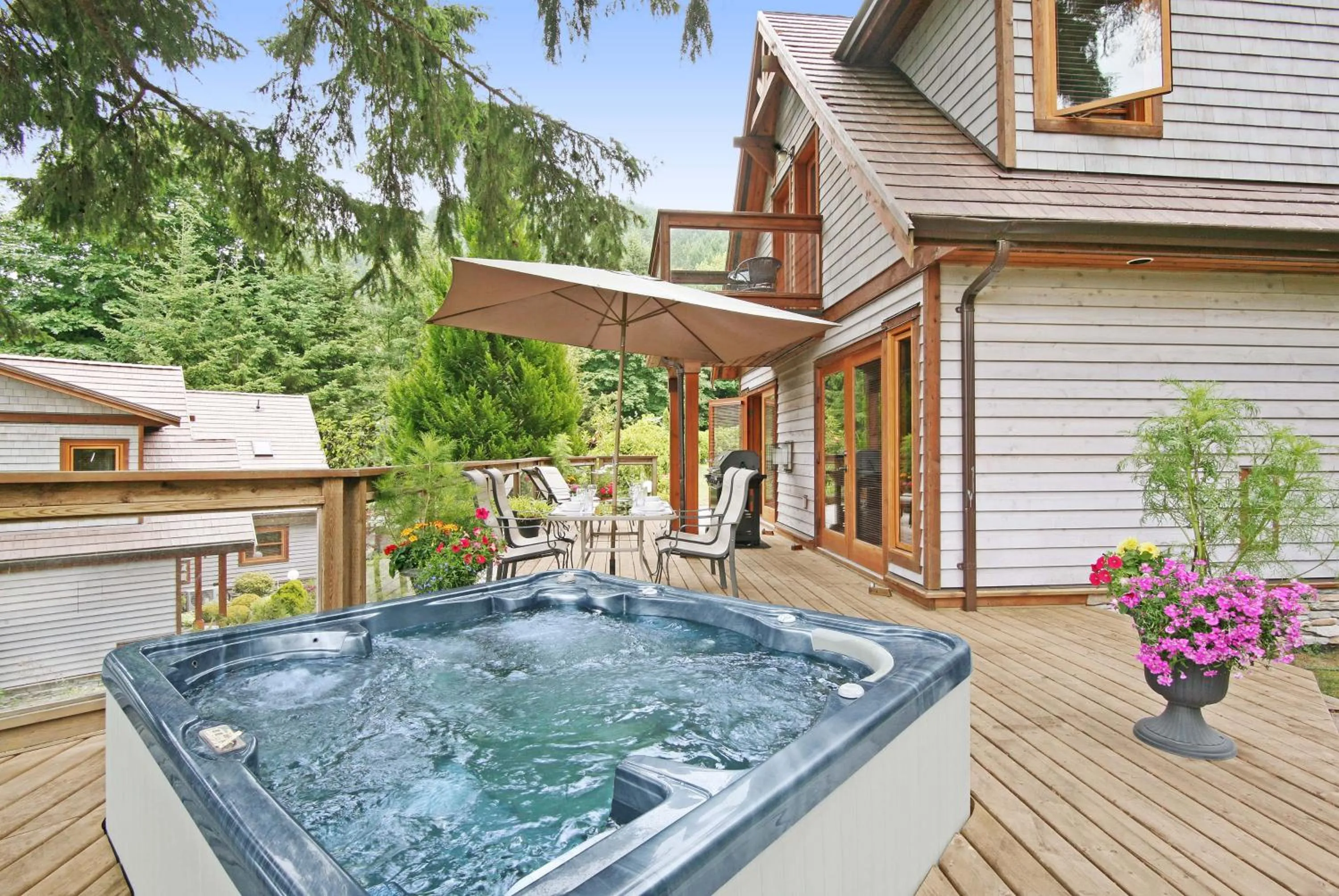 Property building in Sunshine Coast Resort