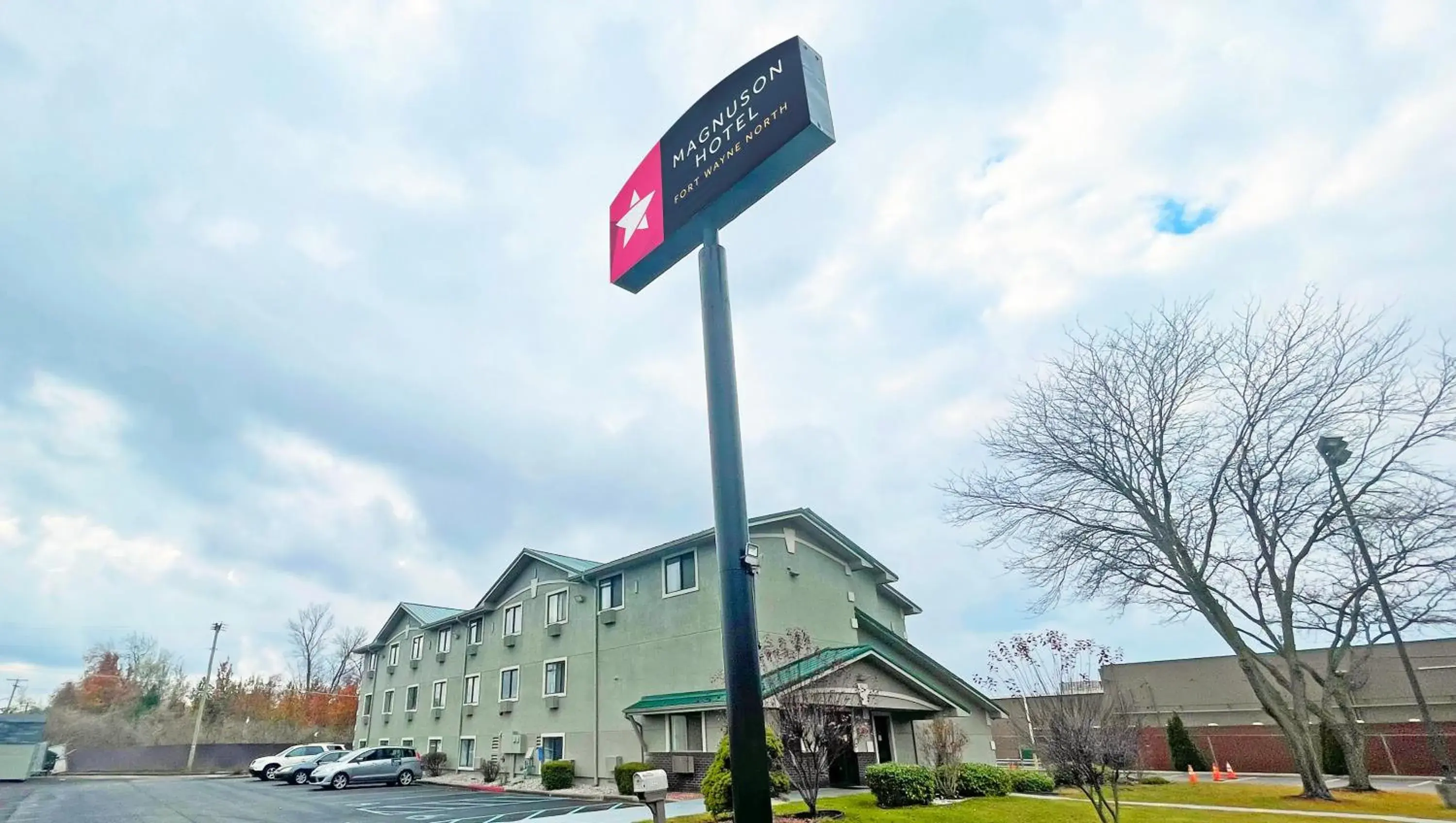 Property Building in Magnuson Hotel Fort Wayne North - Coliseum