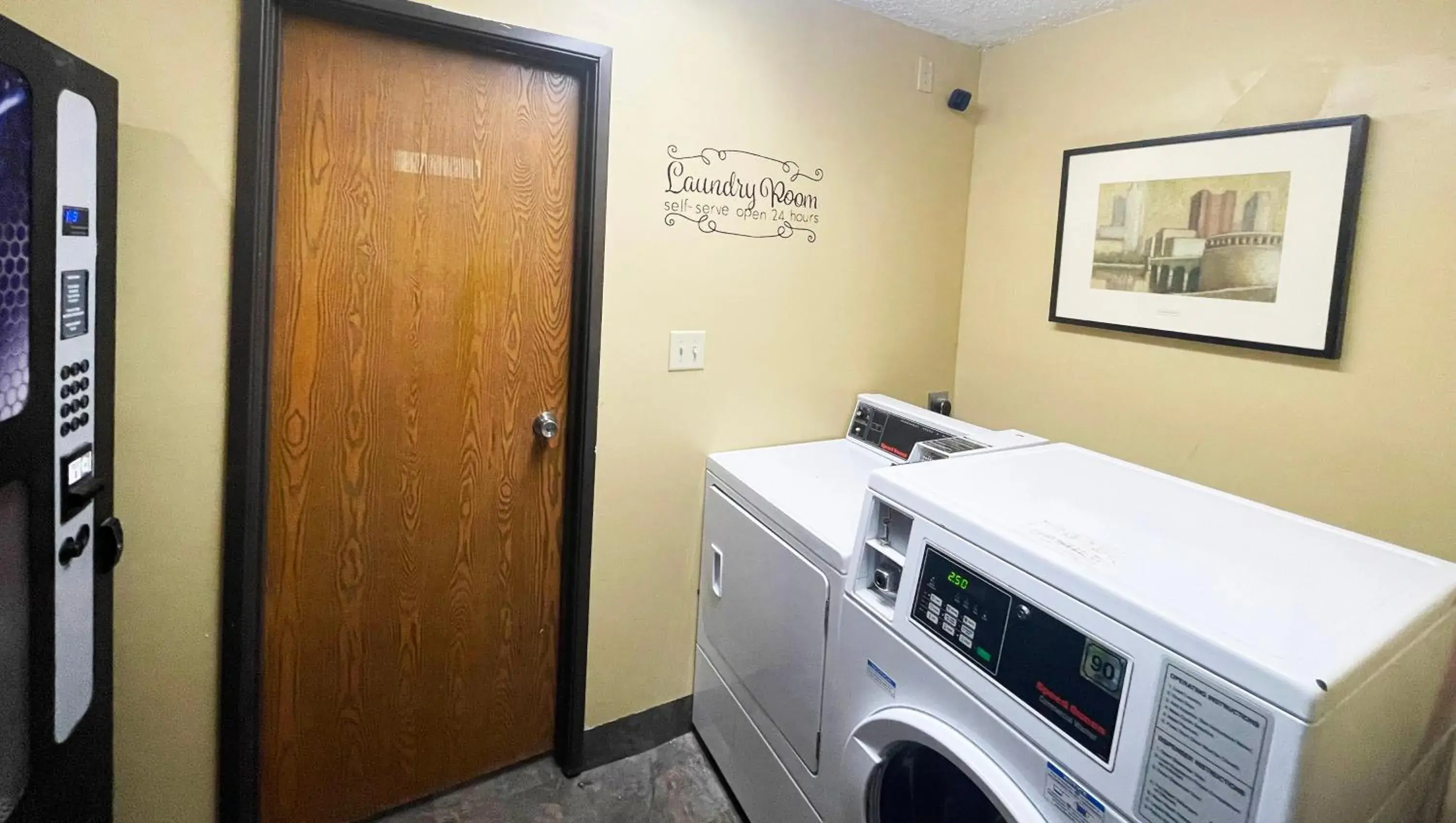 laundry, Kitchen/Kitchenette in Magnuson Hotel Fort Wayne North - Coliseum